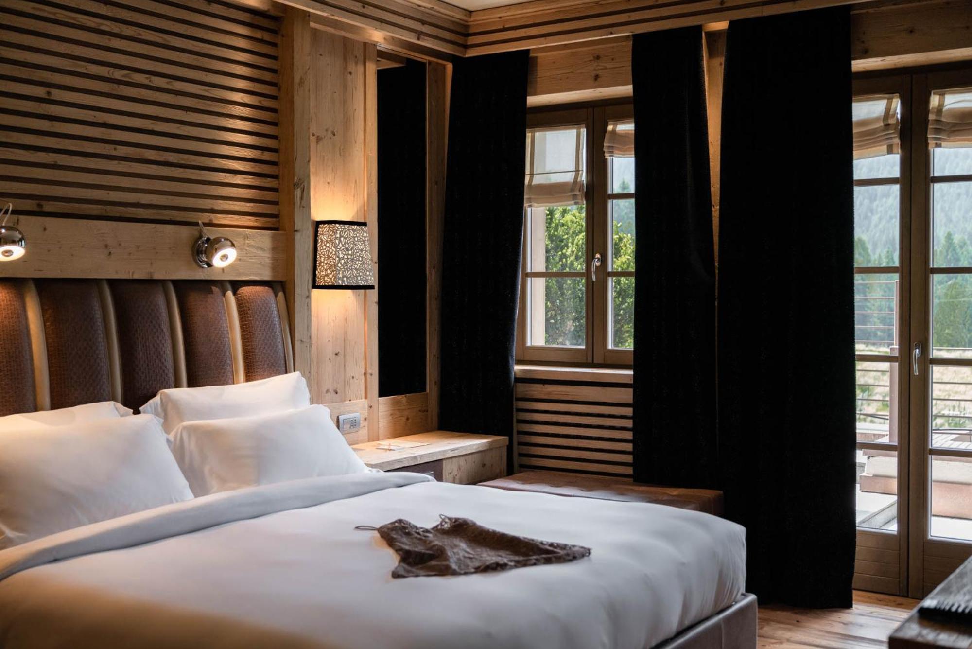 Suite with Mountain View, Hot Tube and Sofa Bed photo 3