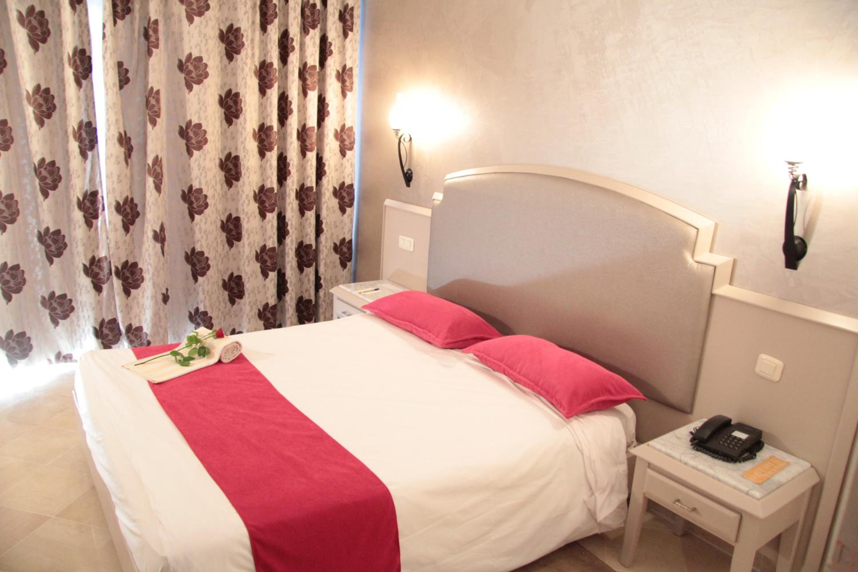 Standard Double Room - Photo 1