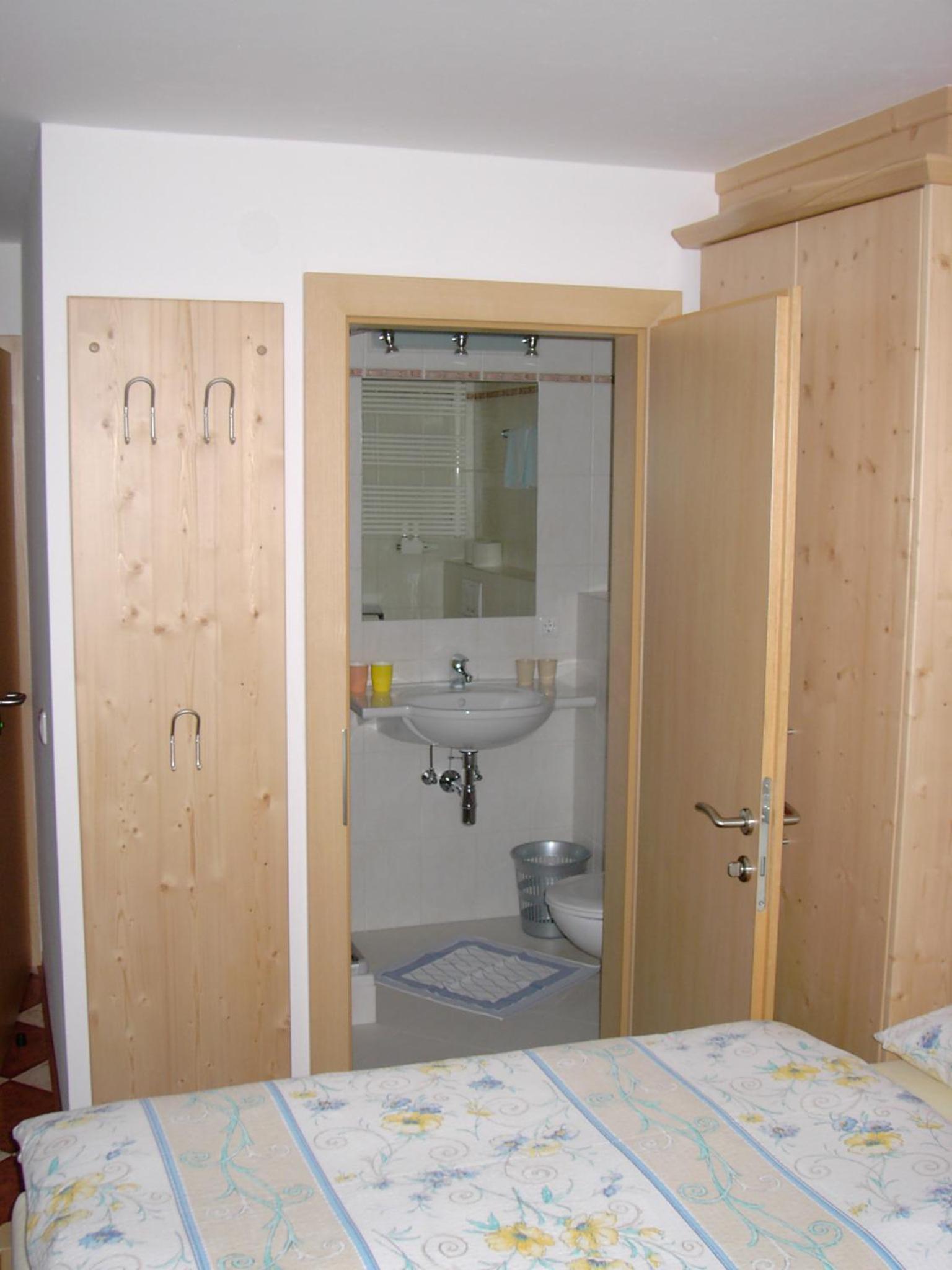 Two-Bedroom Apartment with Balcony photo 3