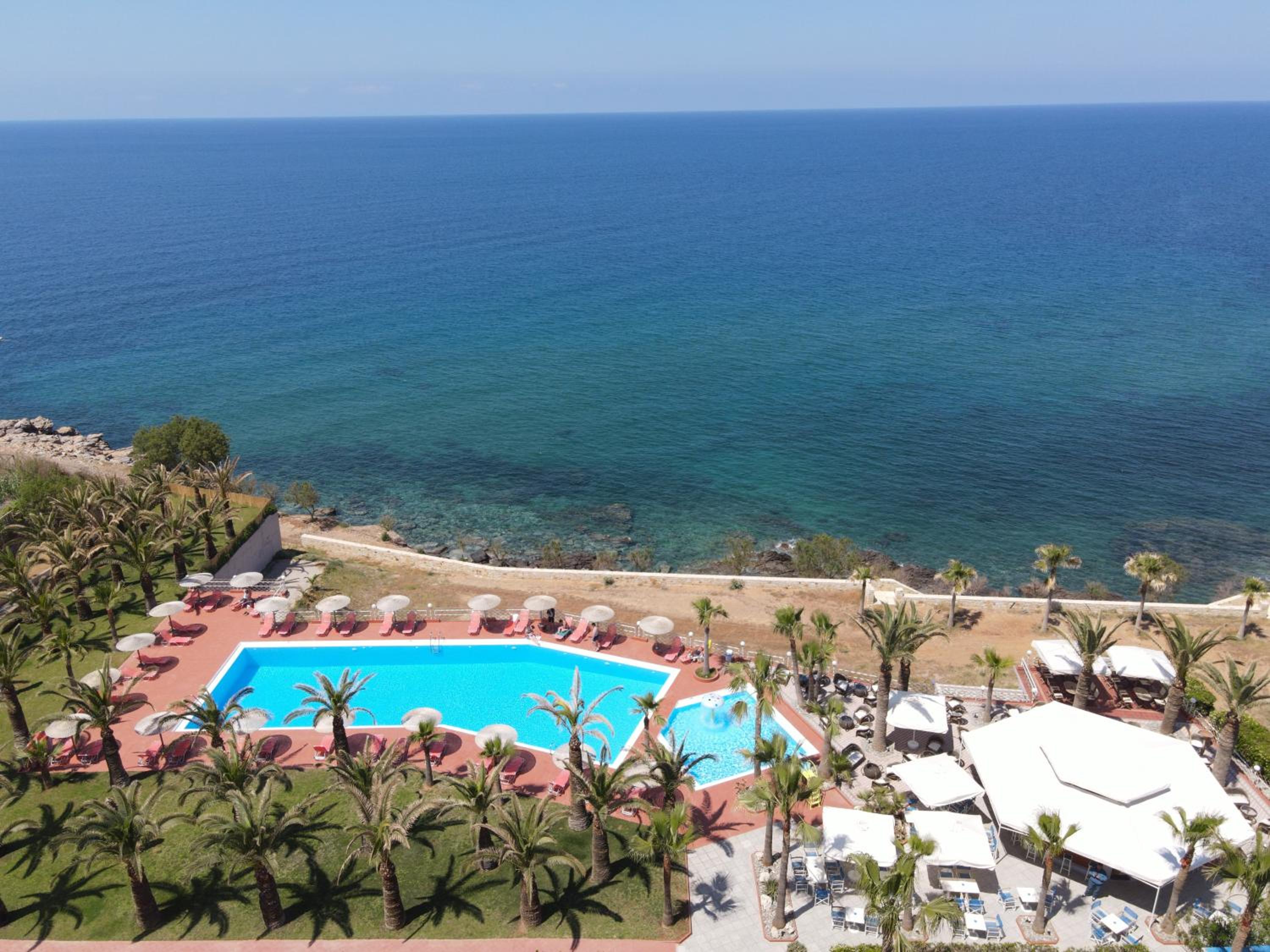 Double Room with Balcony and Sea View - Photo 5