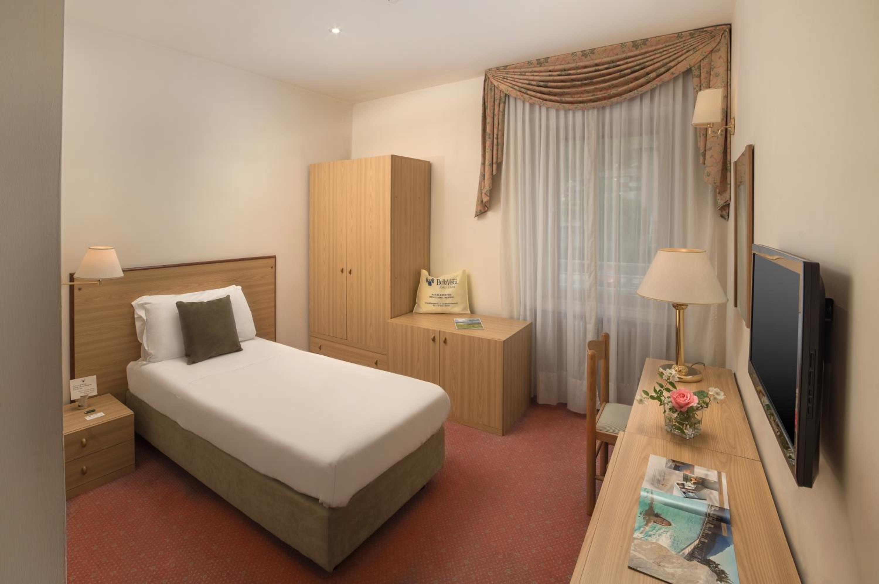 Single Room with Lake View and with Spa Access