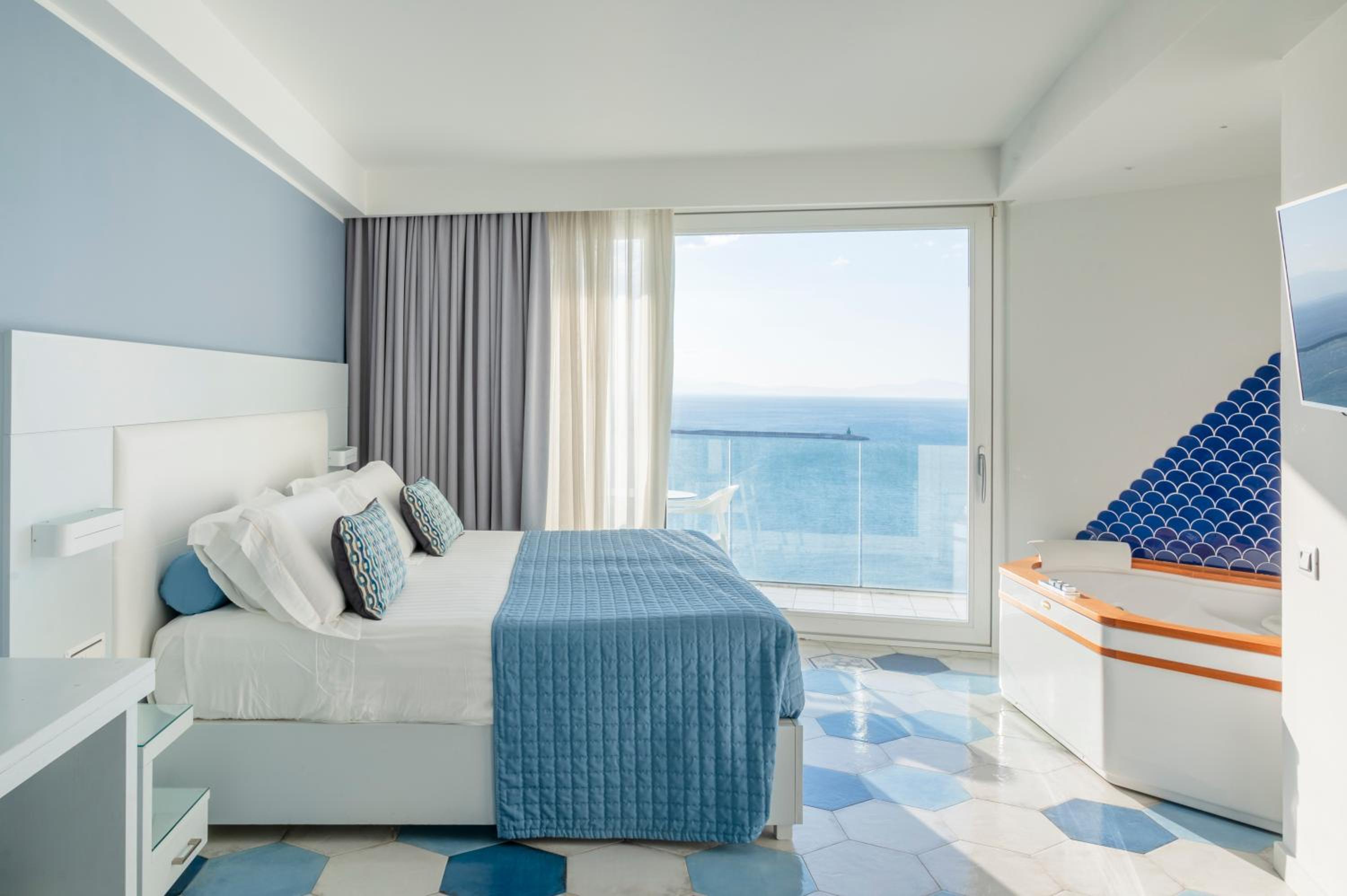 Junior Suite - Photo 1