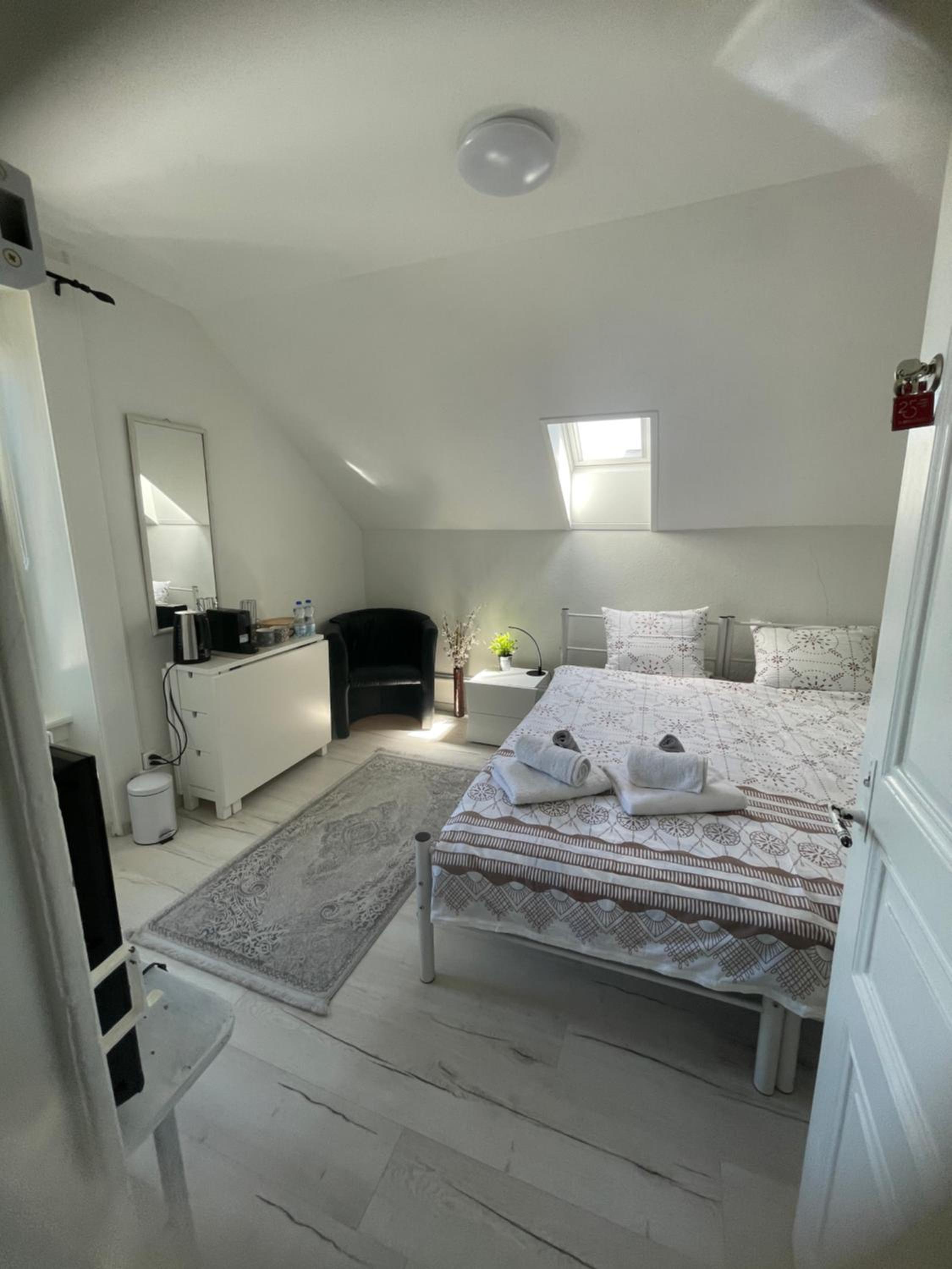 Small Double Room photo 3
