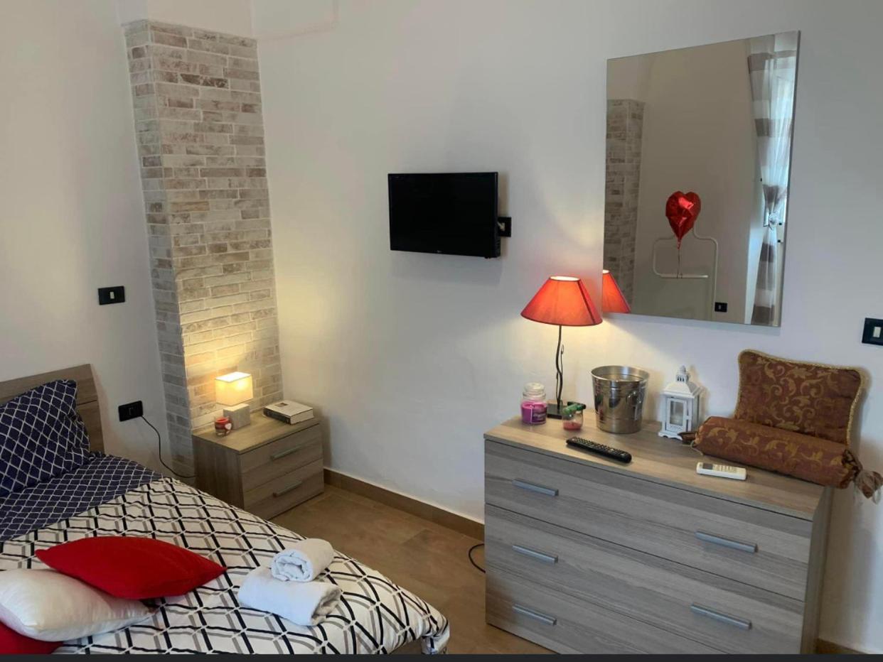 One-Bedroom Apartment - Photo 20