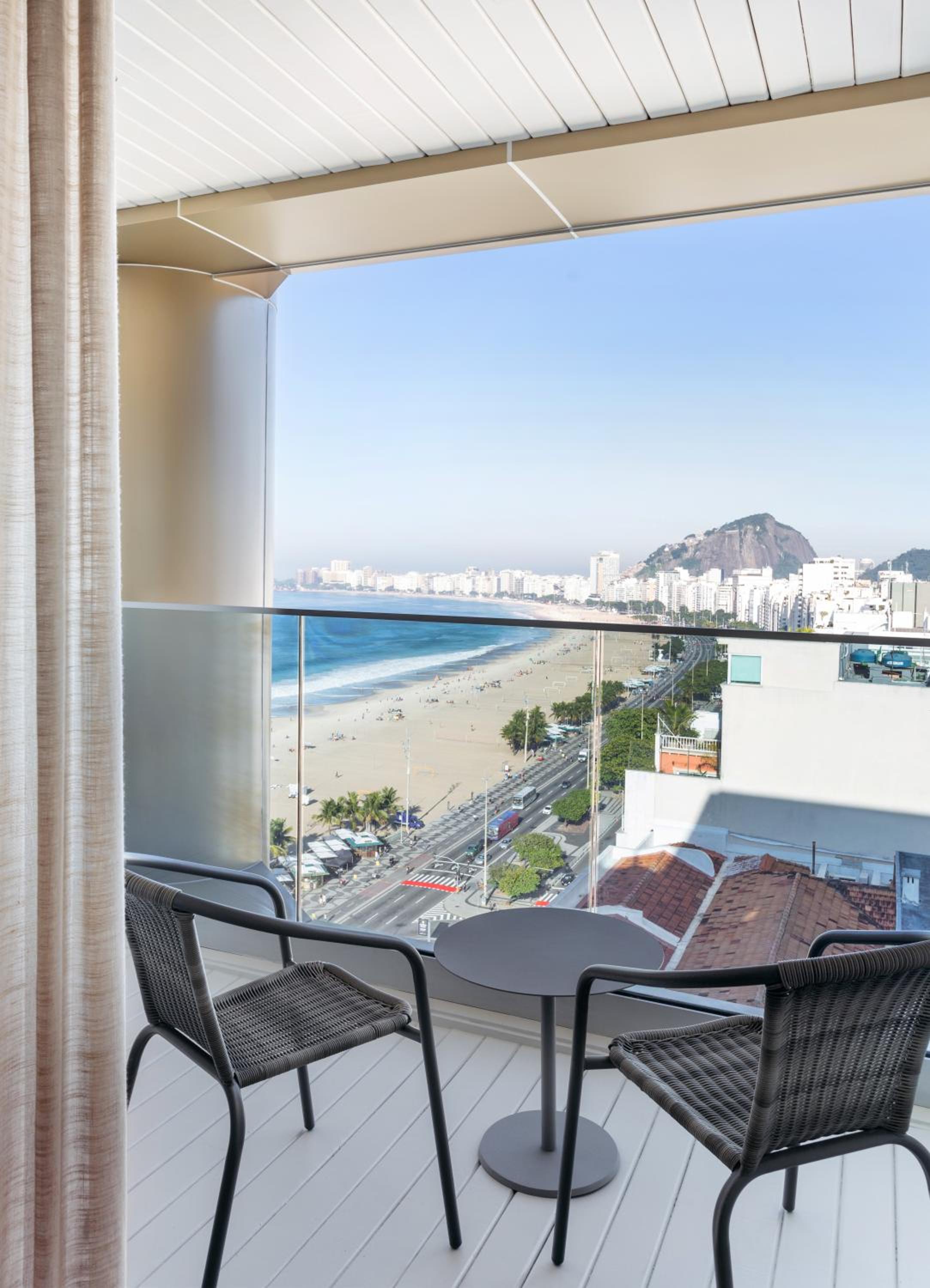 Executive Superior Room with Side Sea View