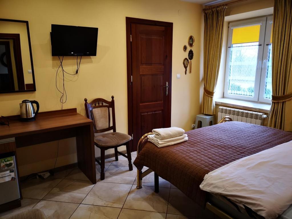 Double Room with Private Bathroom photo 3