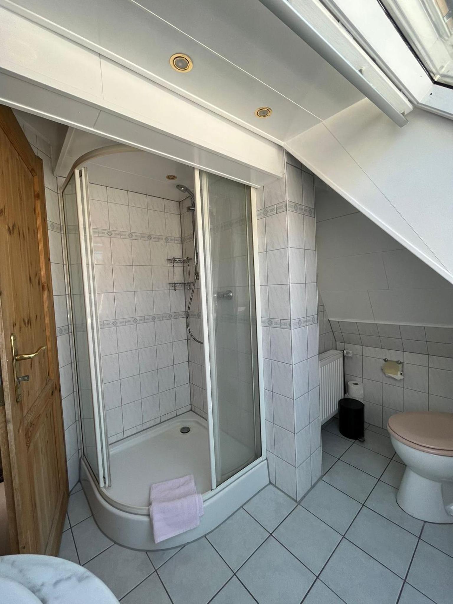 Economy Double or Twin Room photo 3