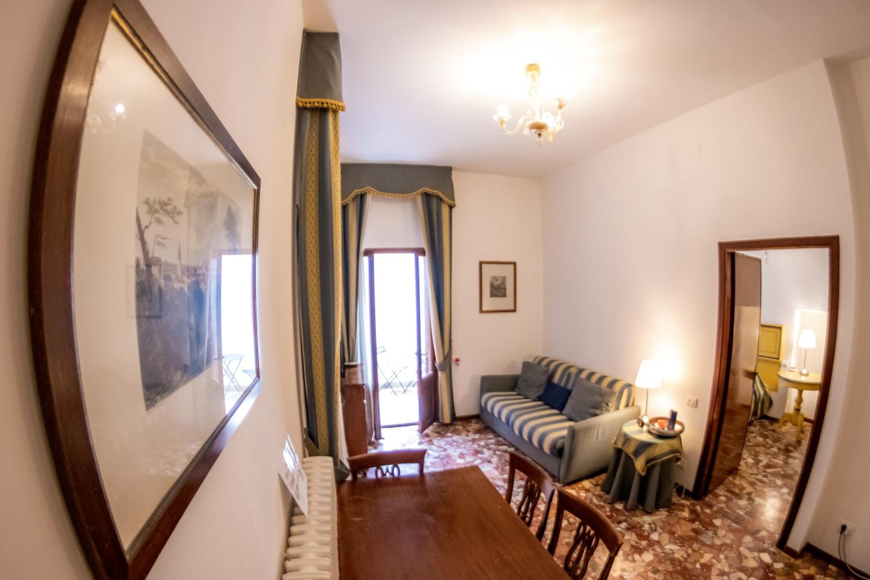 One-Bedroom Apartment photo 3
