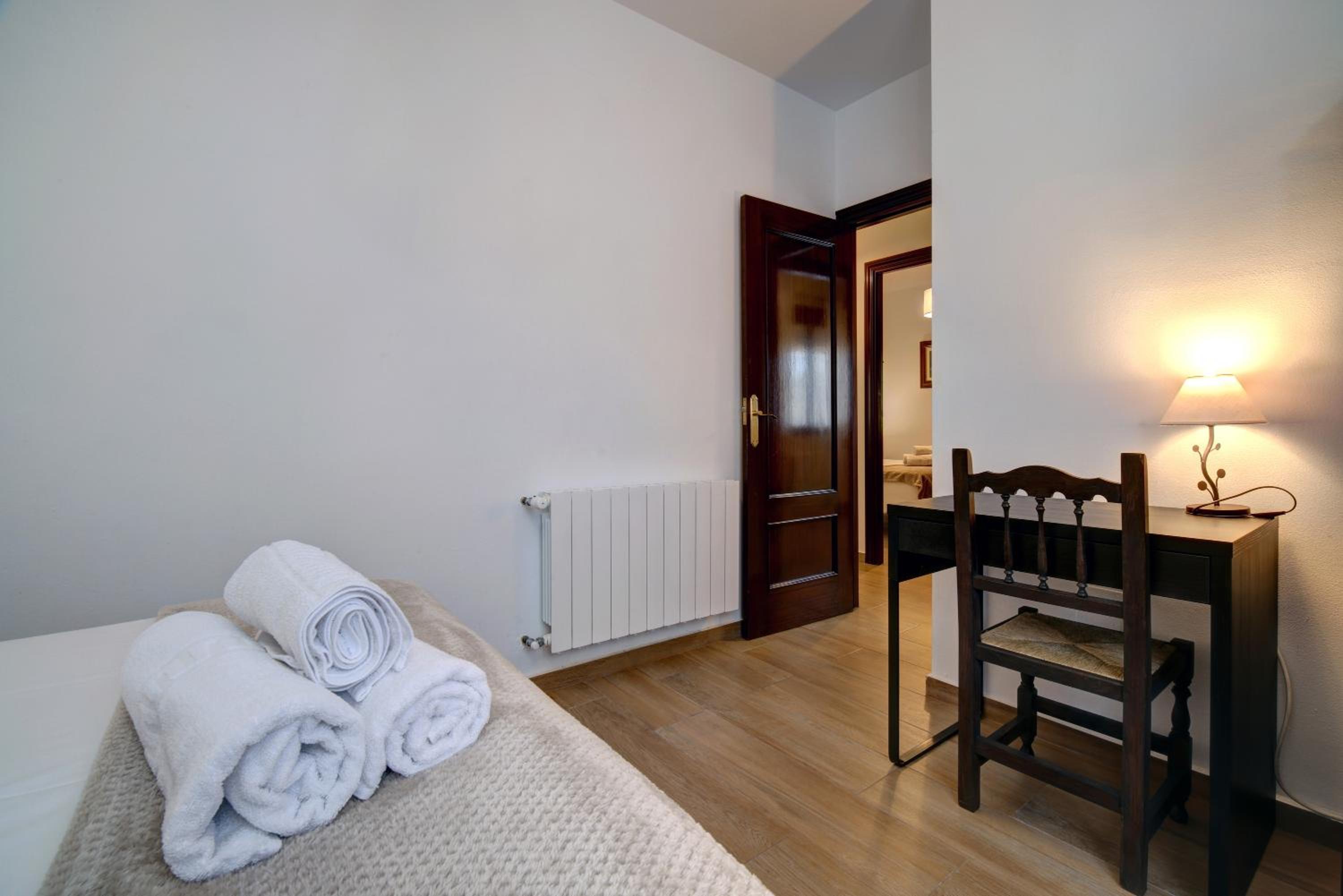 Three-Bedroom House - Photo 2