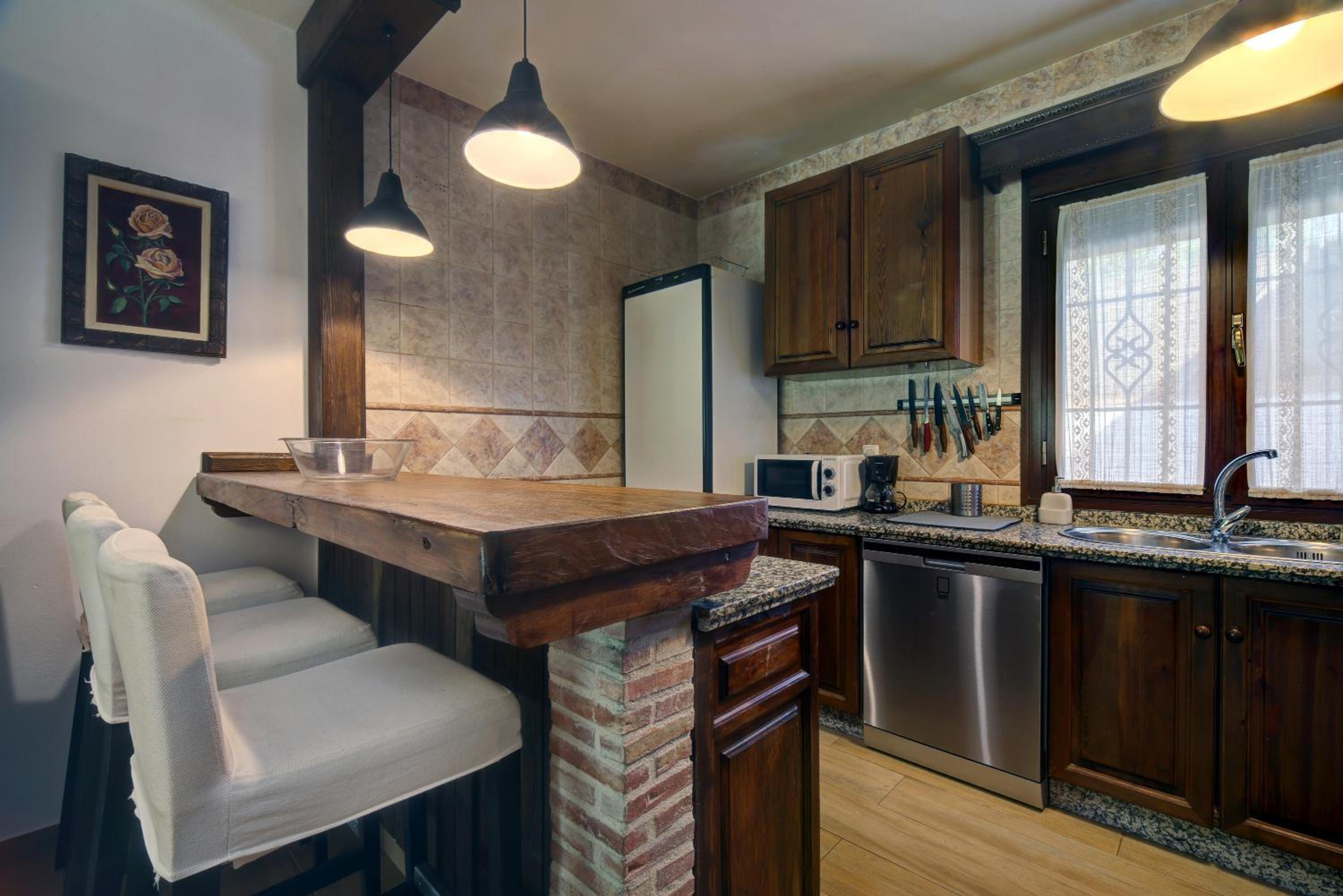 Three-Bedroom House - Photo 30