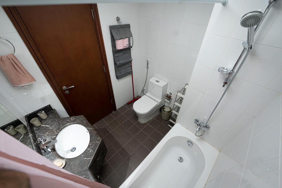 One-Bedroom Apartment photo 3