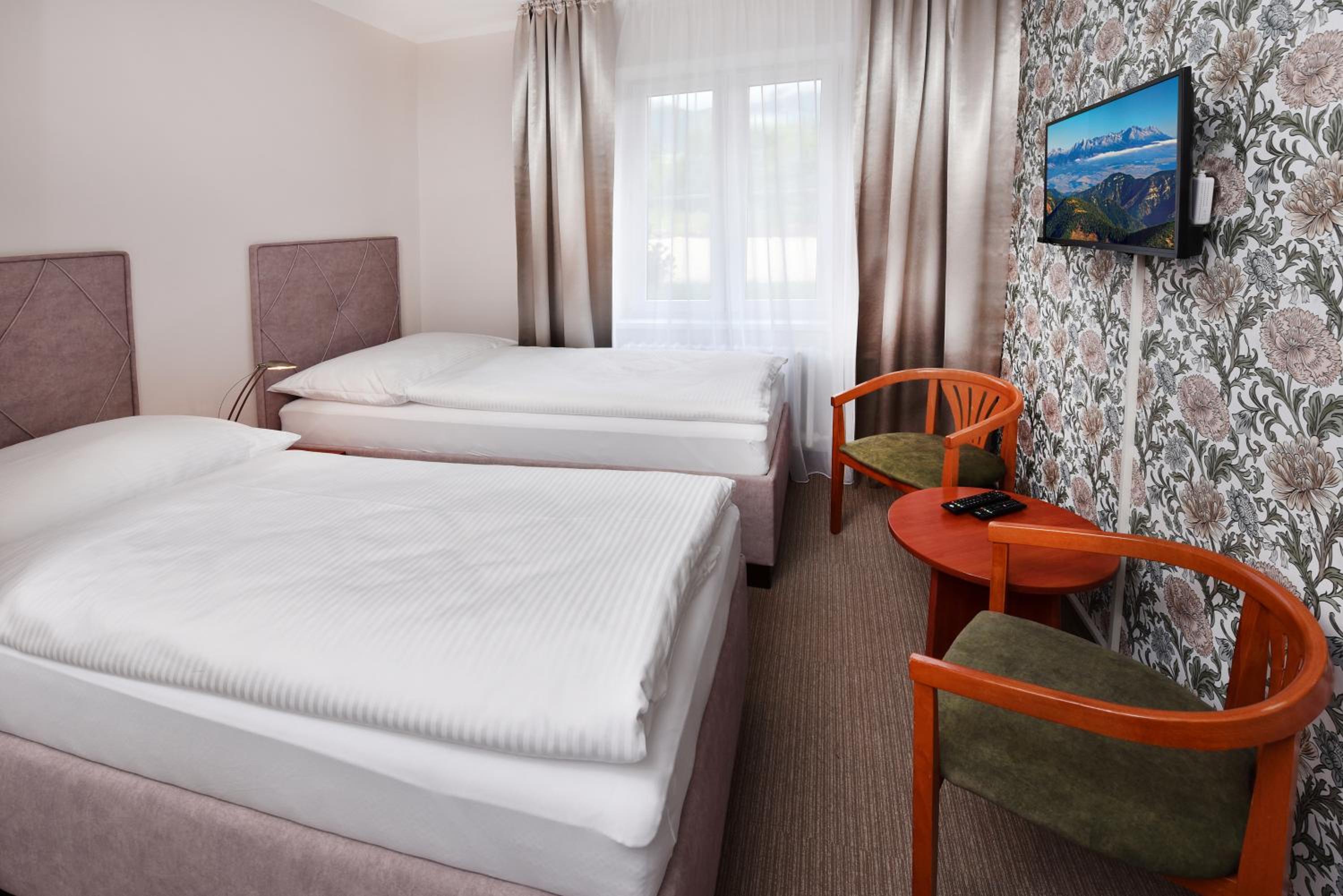 Twin Room - Photo 1