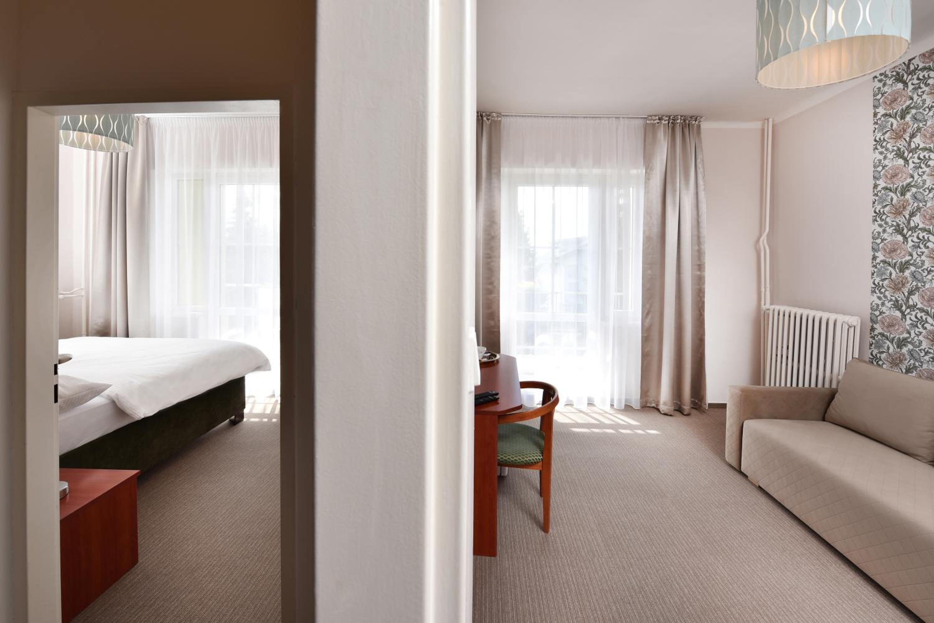 One-Bedroom Apartment - Photo 4