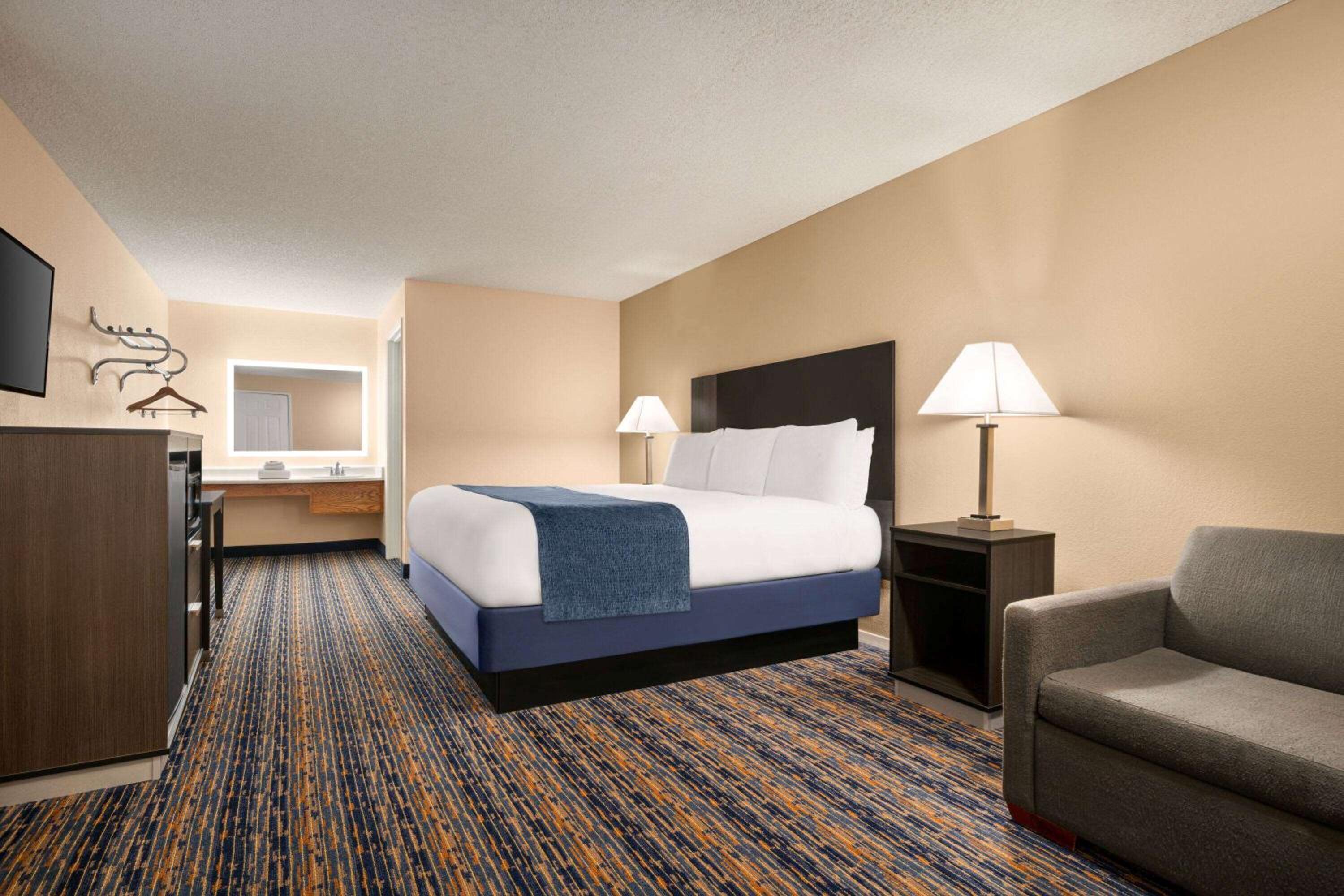 King Room - Non-Smoking - Photo 1