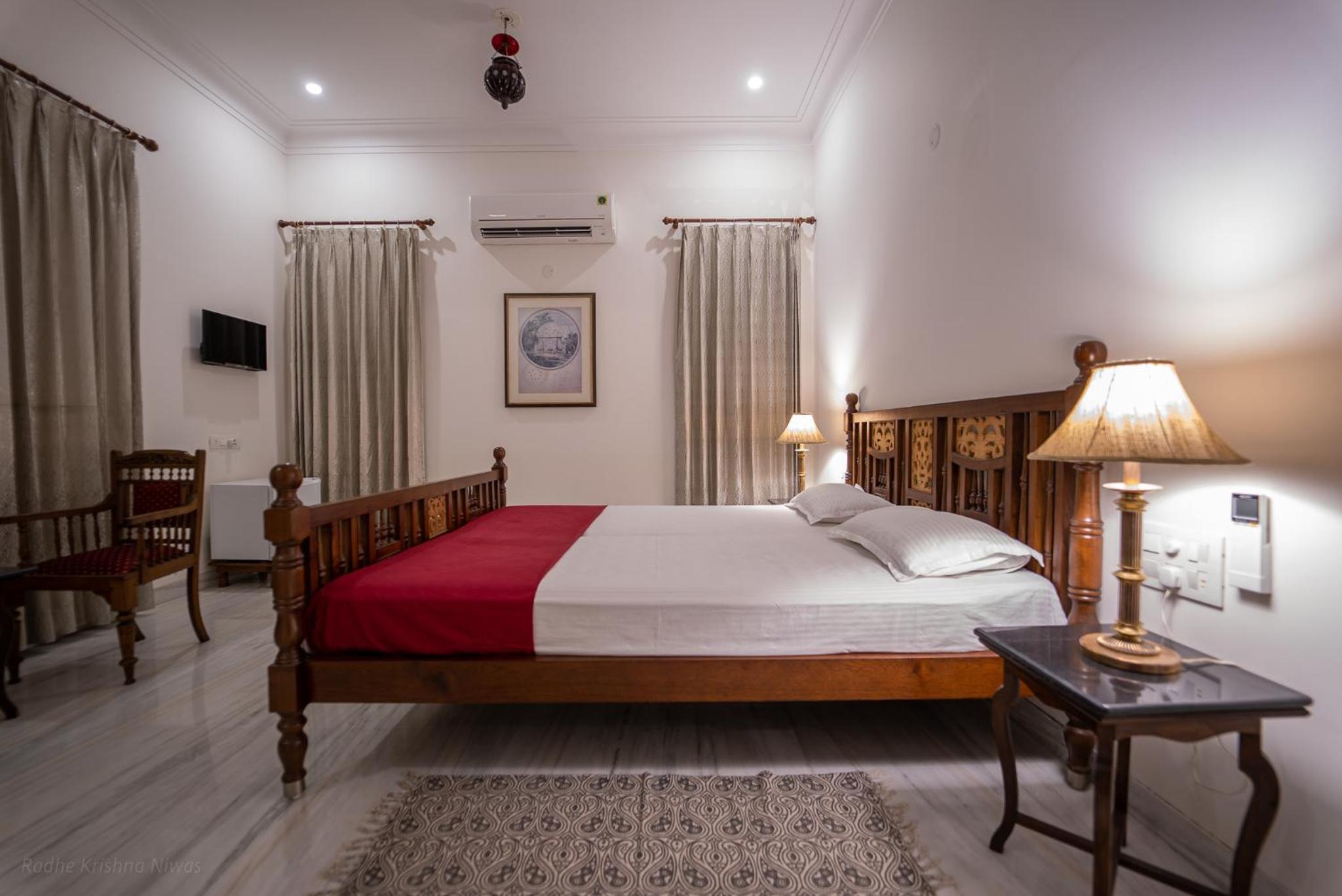 Double or Twin Room with Private Bathroom - Photo 1