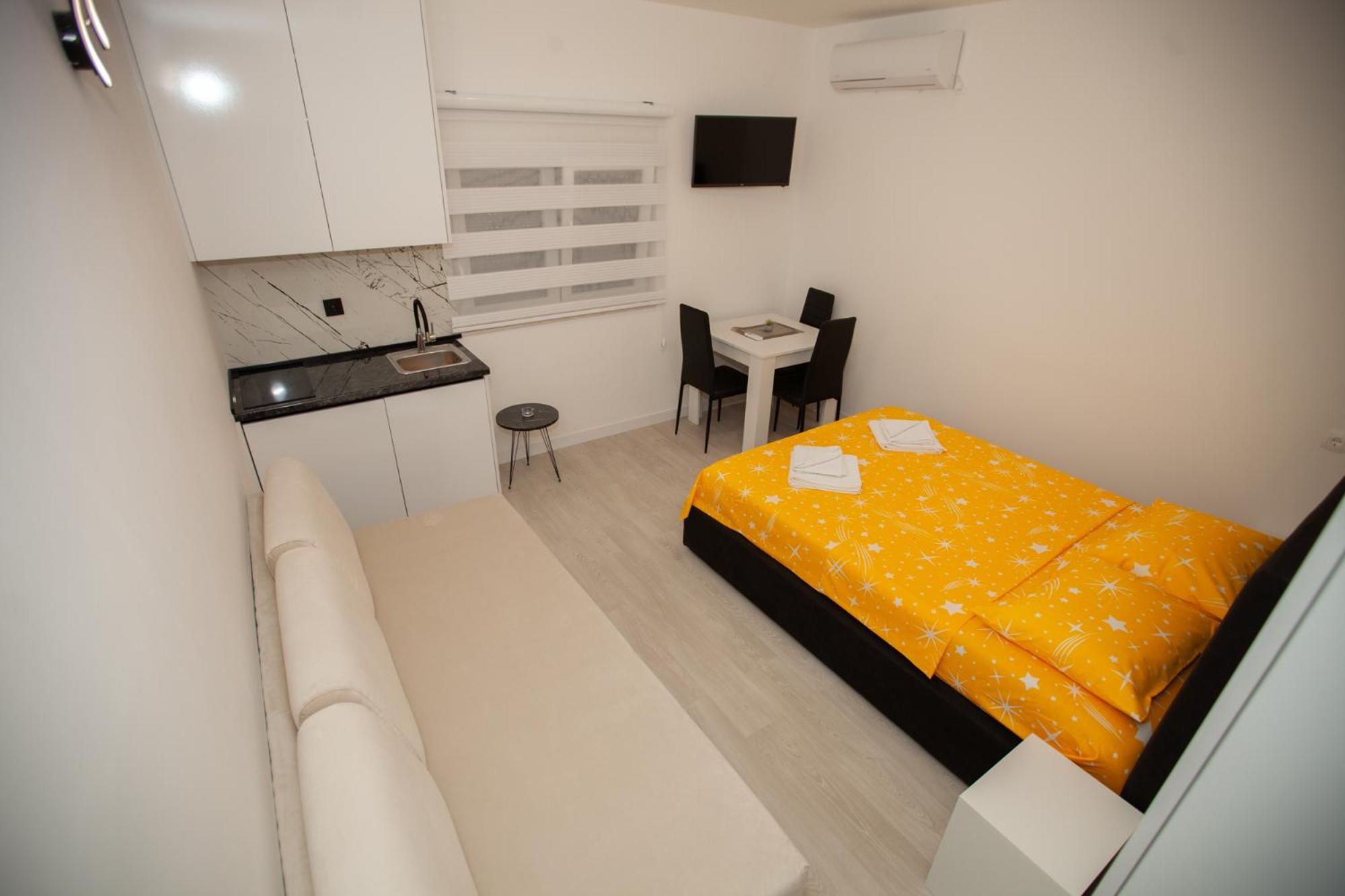 One-Bedroom Apartment photo 2