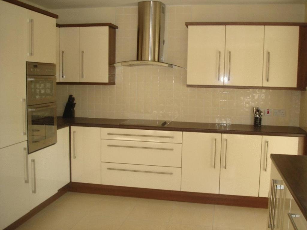 Four-Bedroom House photo 3