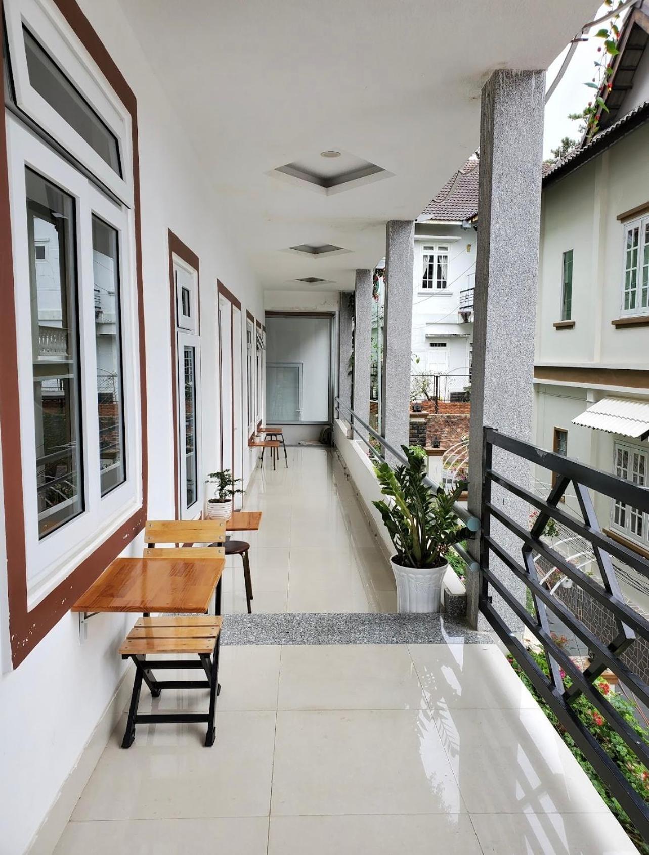 Standard Double Room - Photo 8