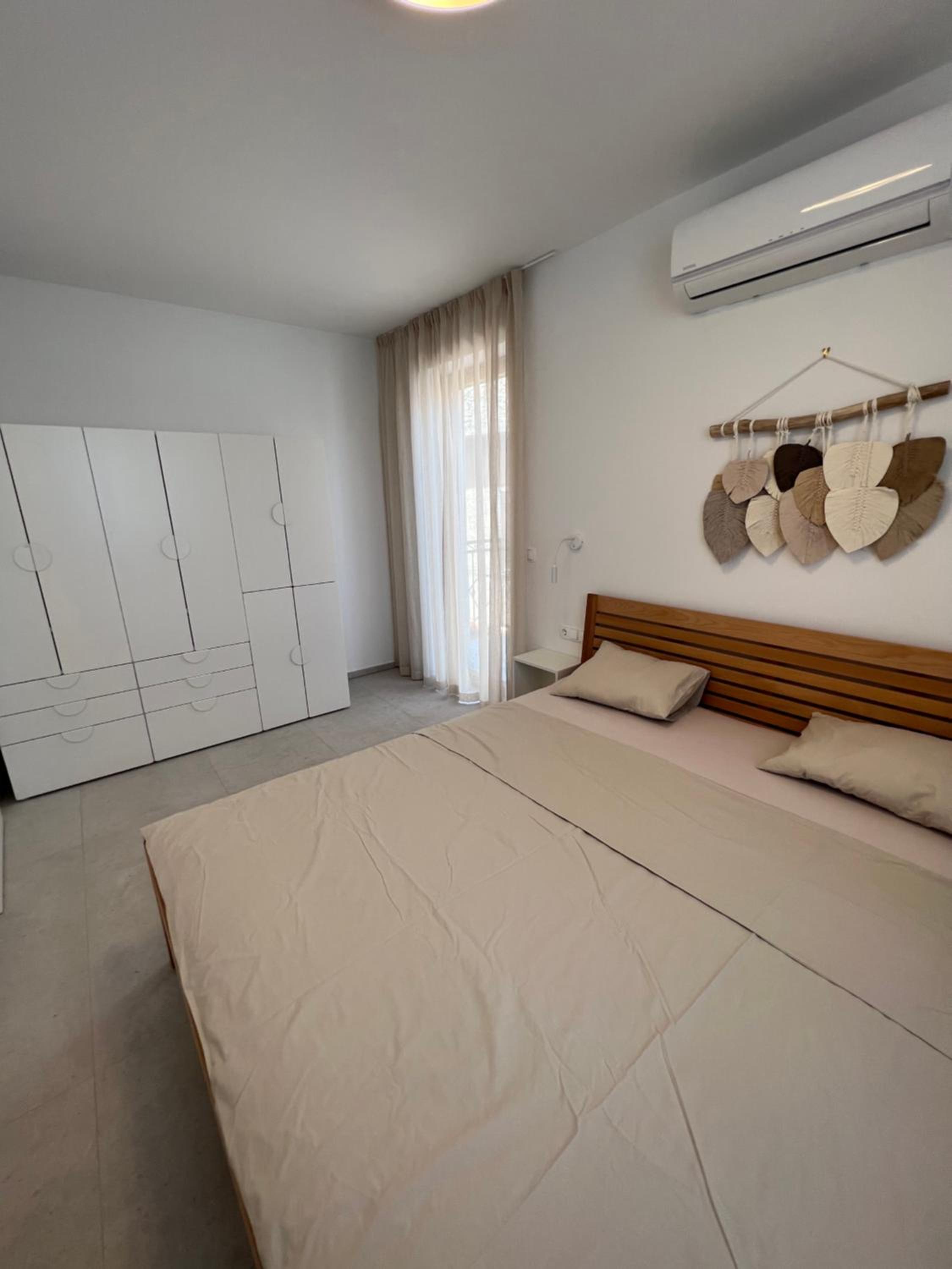 Apartment with Sea View - Photo 8