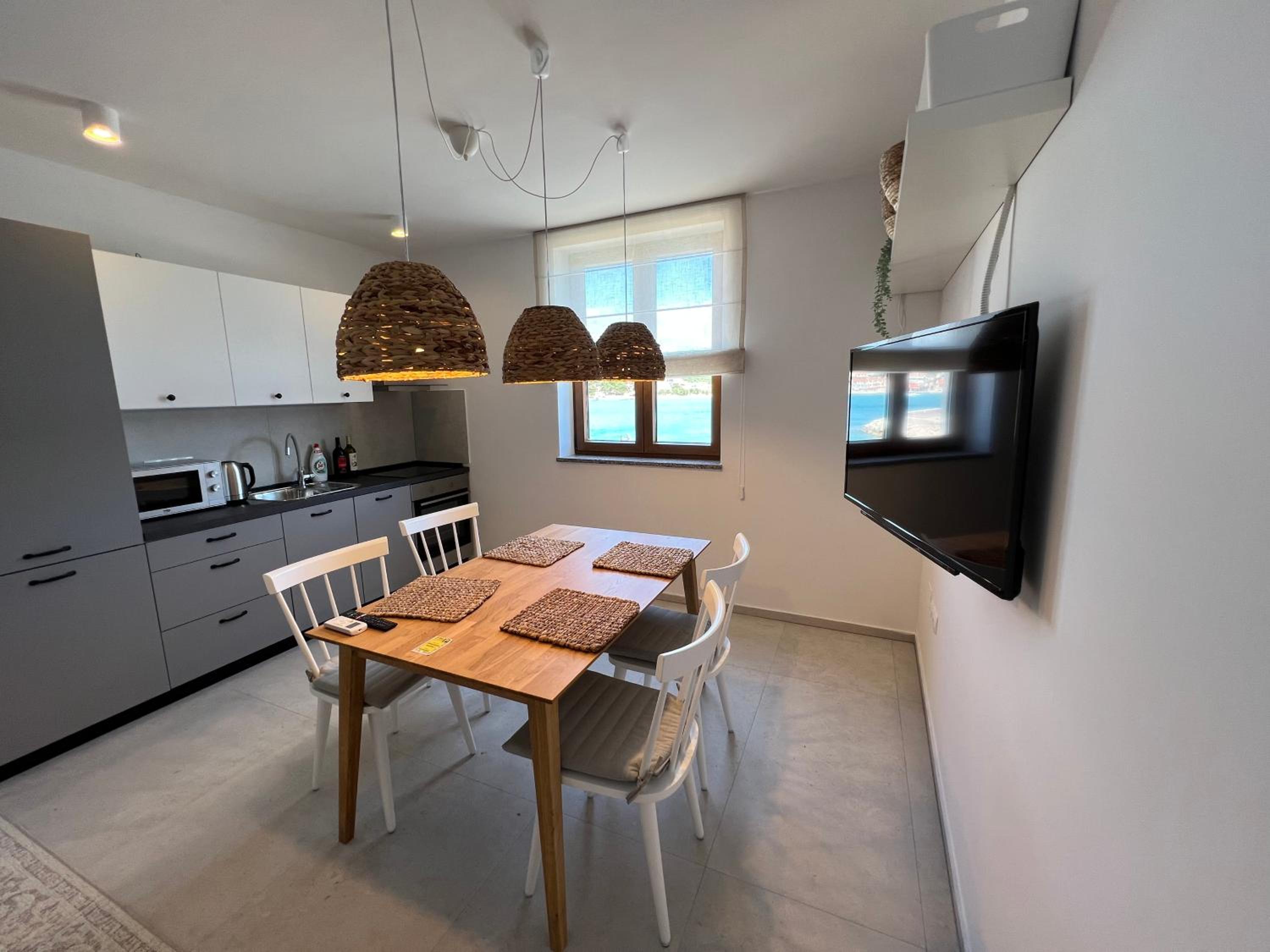 Apartment with Sea View - Photo 34