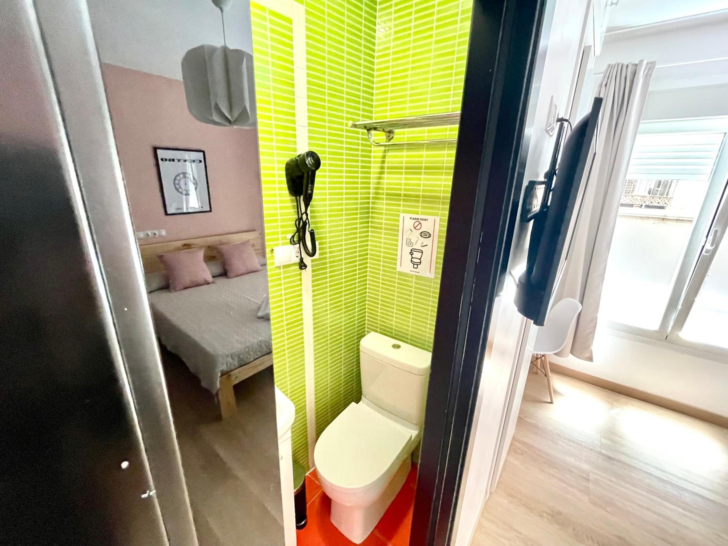 Quadruple Room - Photo 6