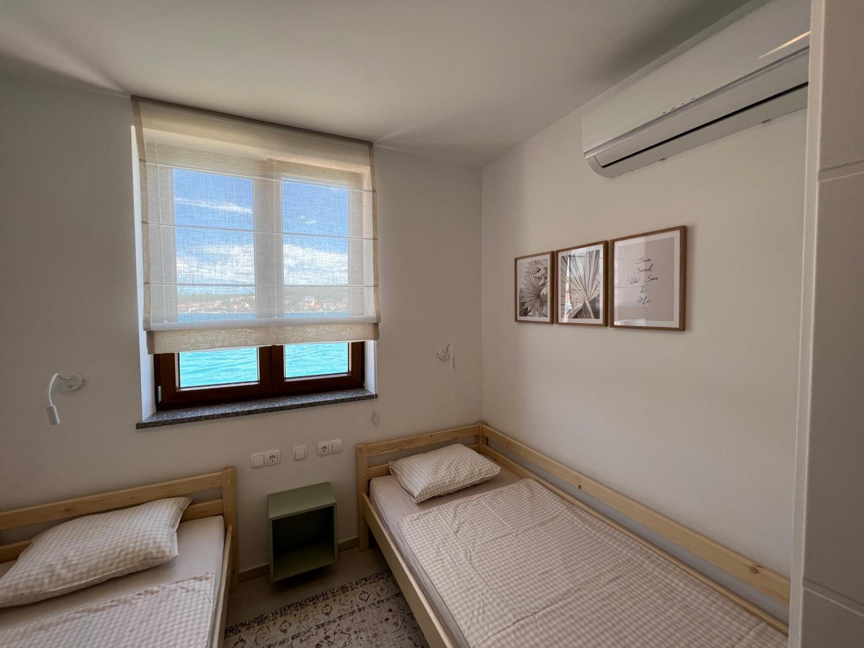 Apartment with Sea View - Photo 5