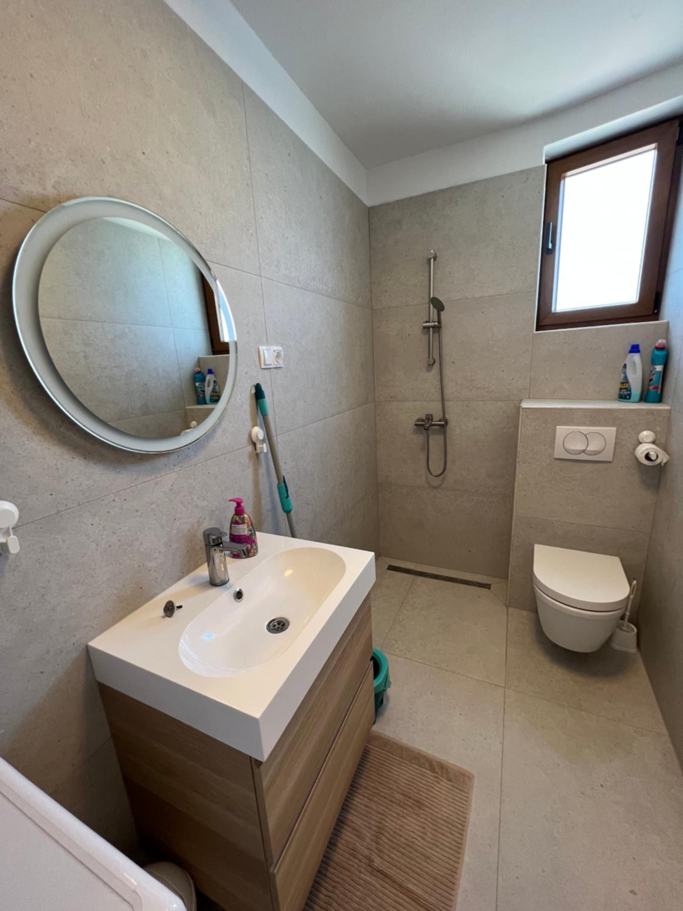 Apartment with Sea View - Photo 12