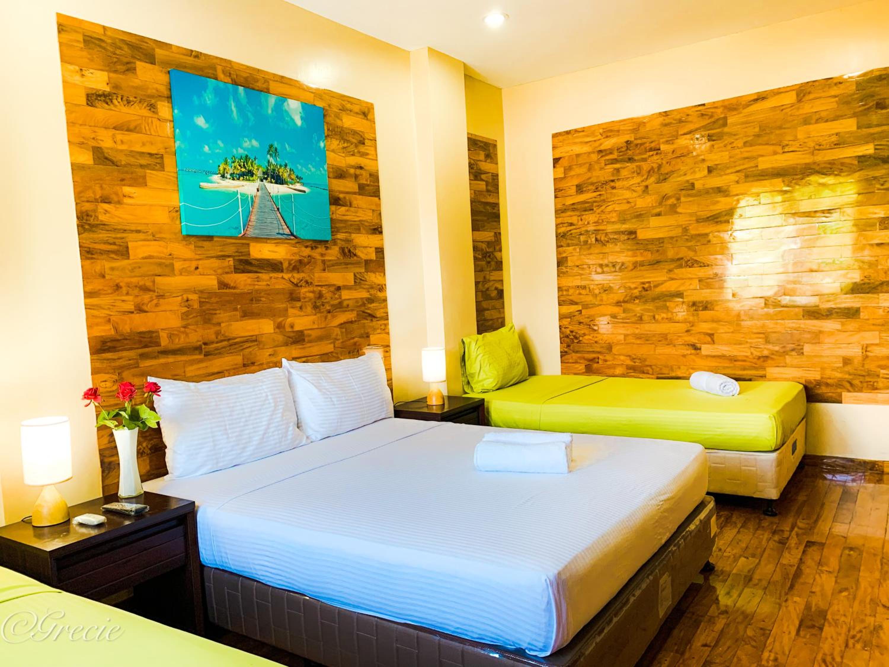Suite with Balcony - Photo 3