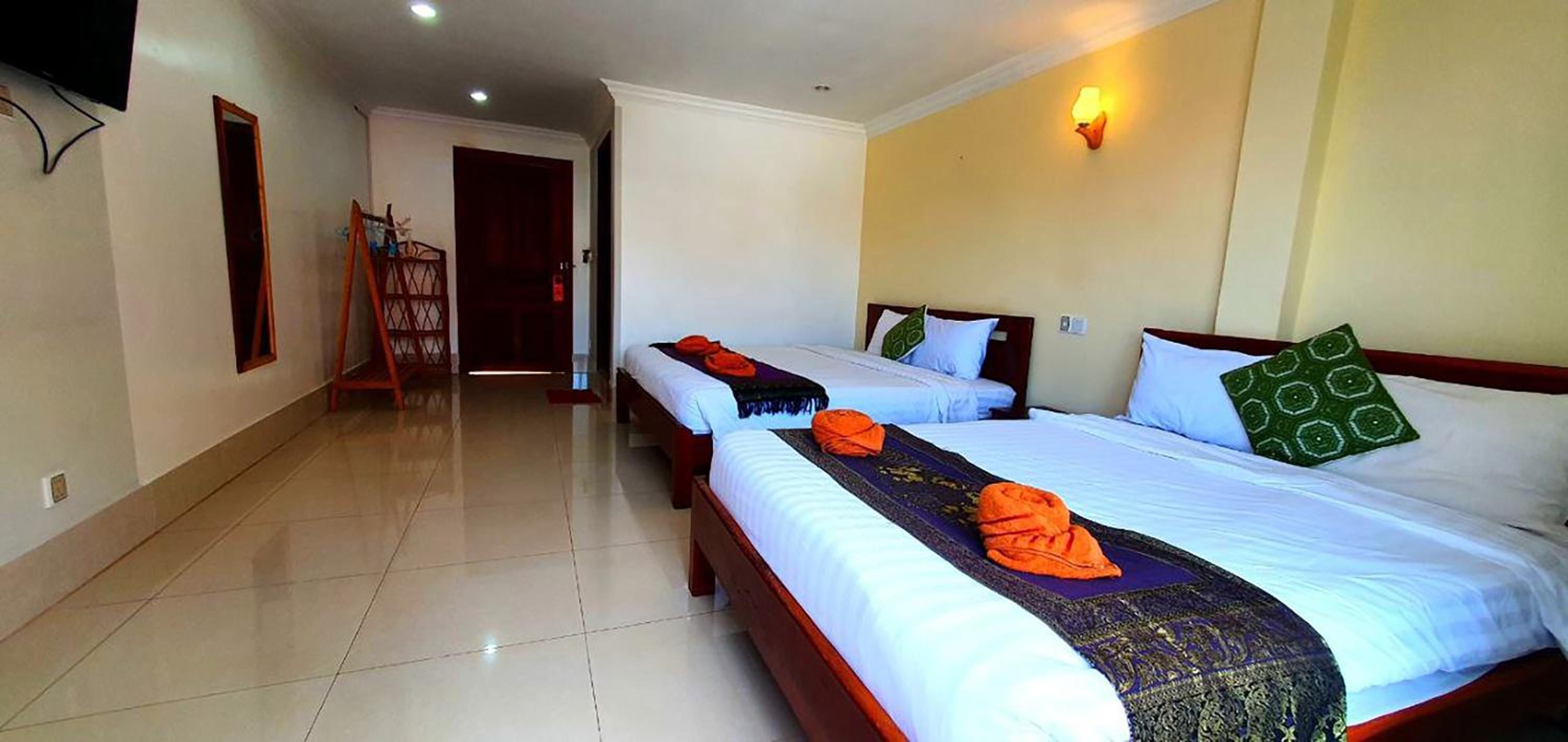 Deluxe Family Room - Photo 11