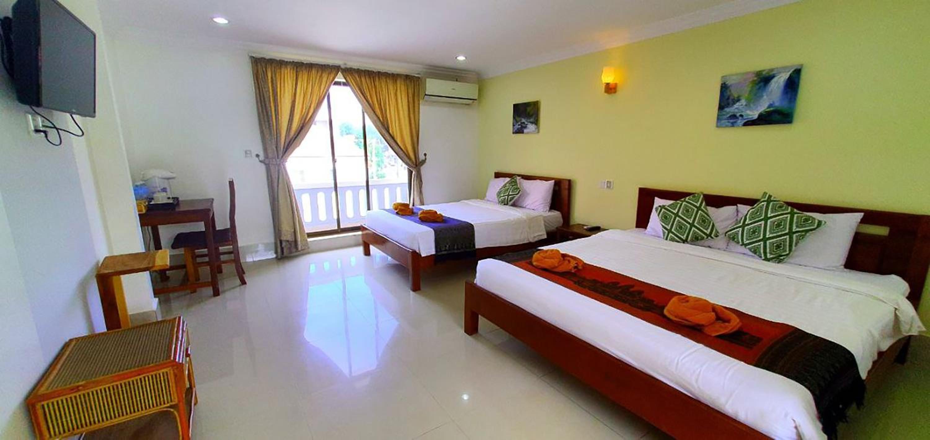 Deluxe Family Room - Photo 1
