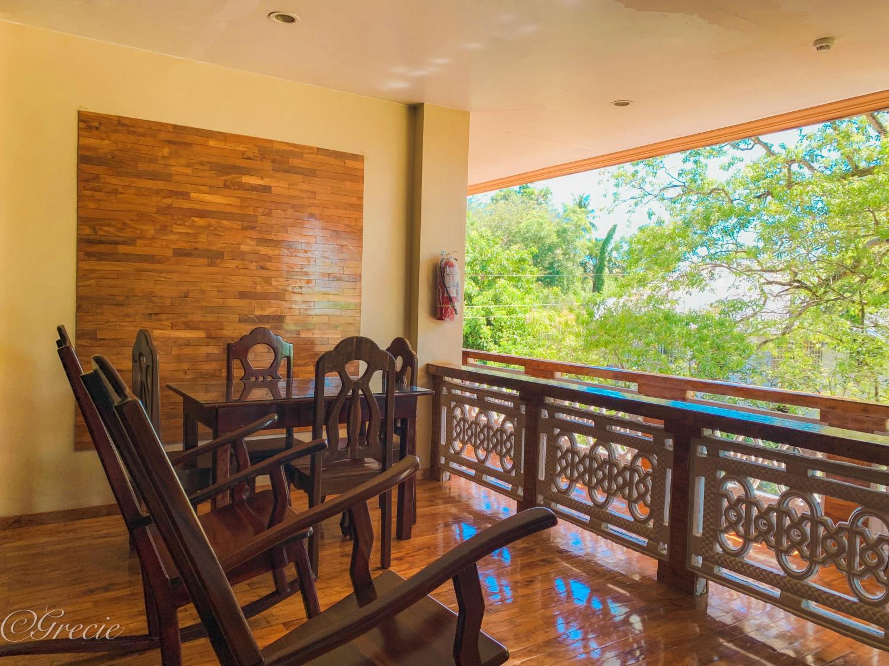 Suite with Balcony - Photo 12