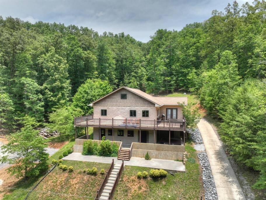 Four-Bedroom House - Photo 21