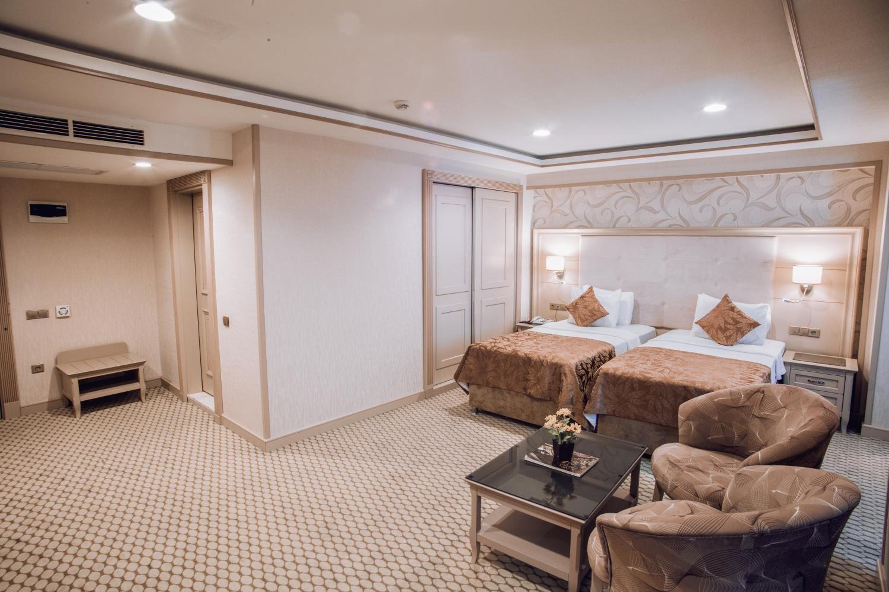 Junior Suite (2 Adults)