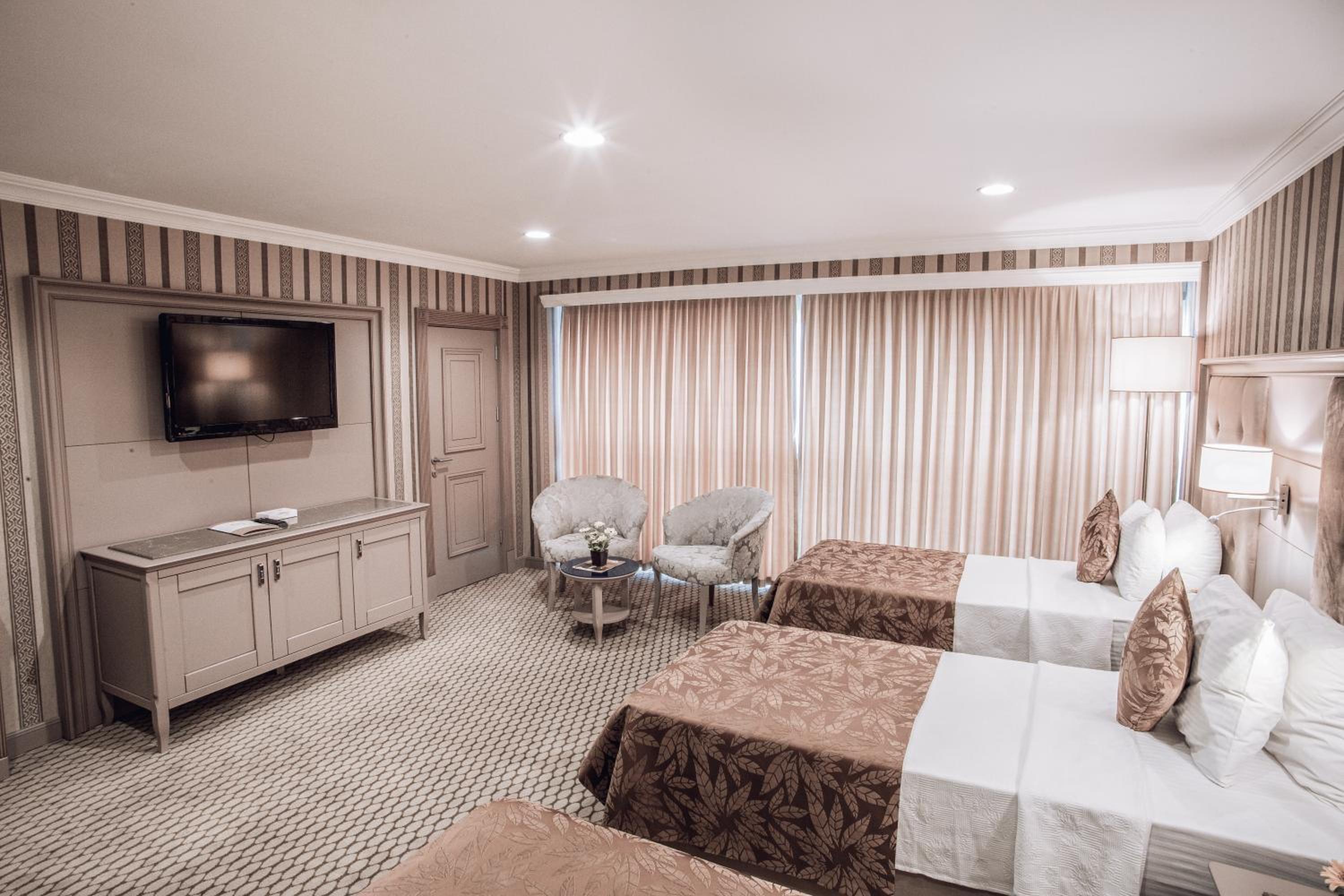 Suite (3 Adults)