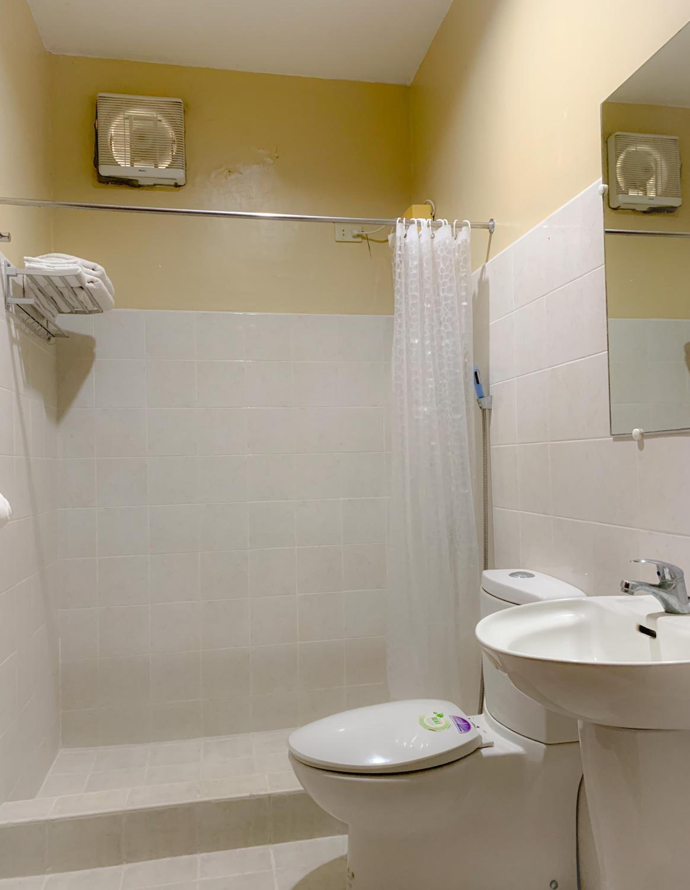Standard Double or Twin Room - Photo 4