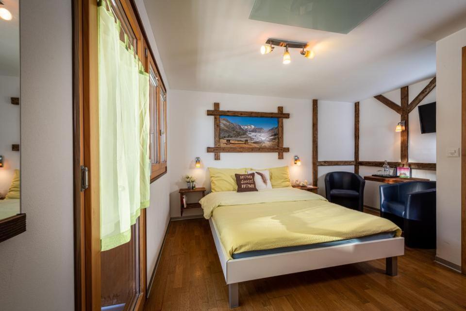 Standard Double Room photo 2
