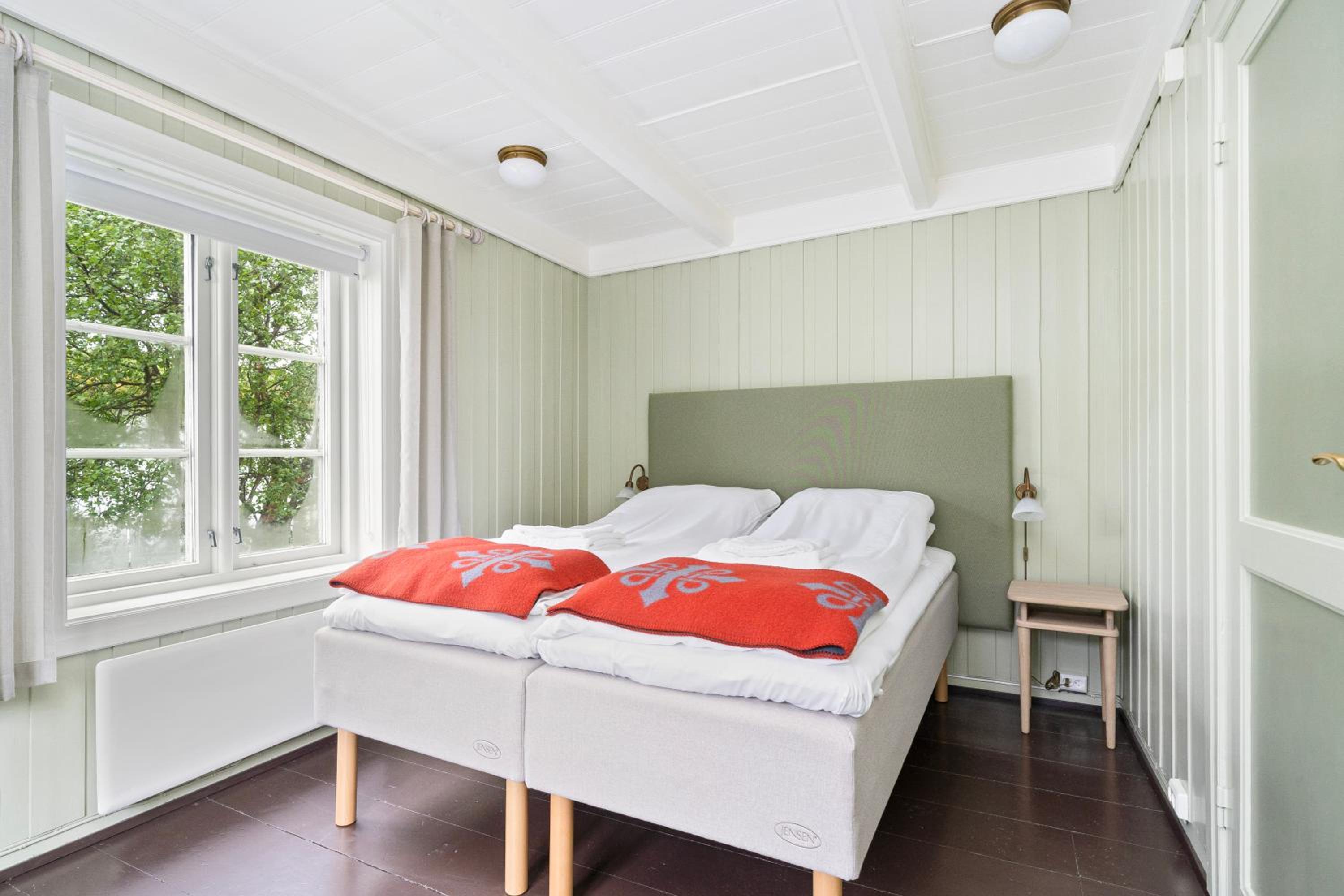 Large Twin Room photo 2