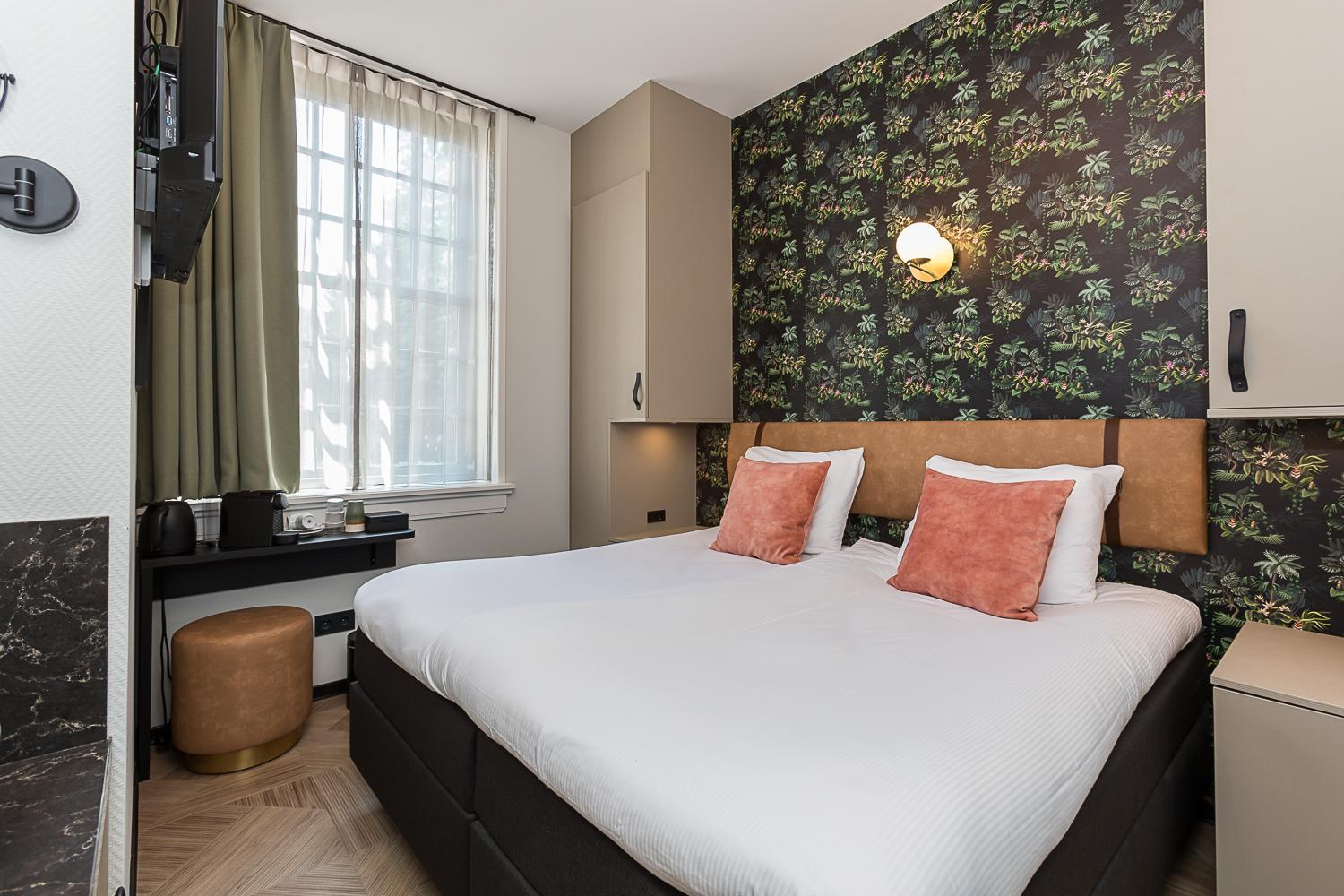 City Room photo 1