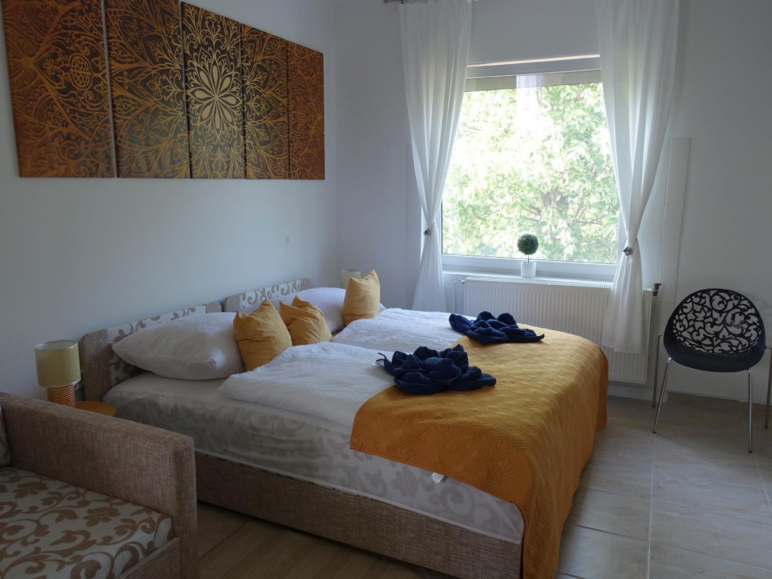 Twin Room with Private Bathroom photo 3