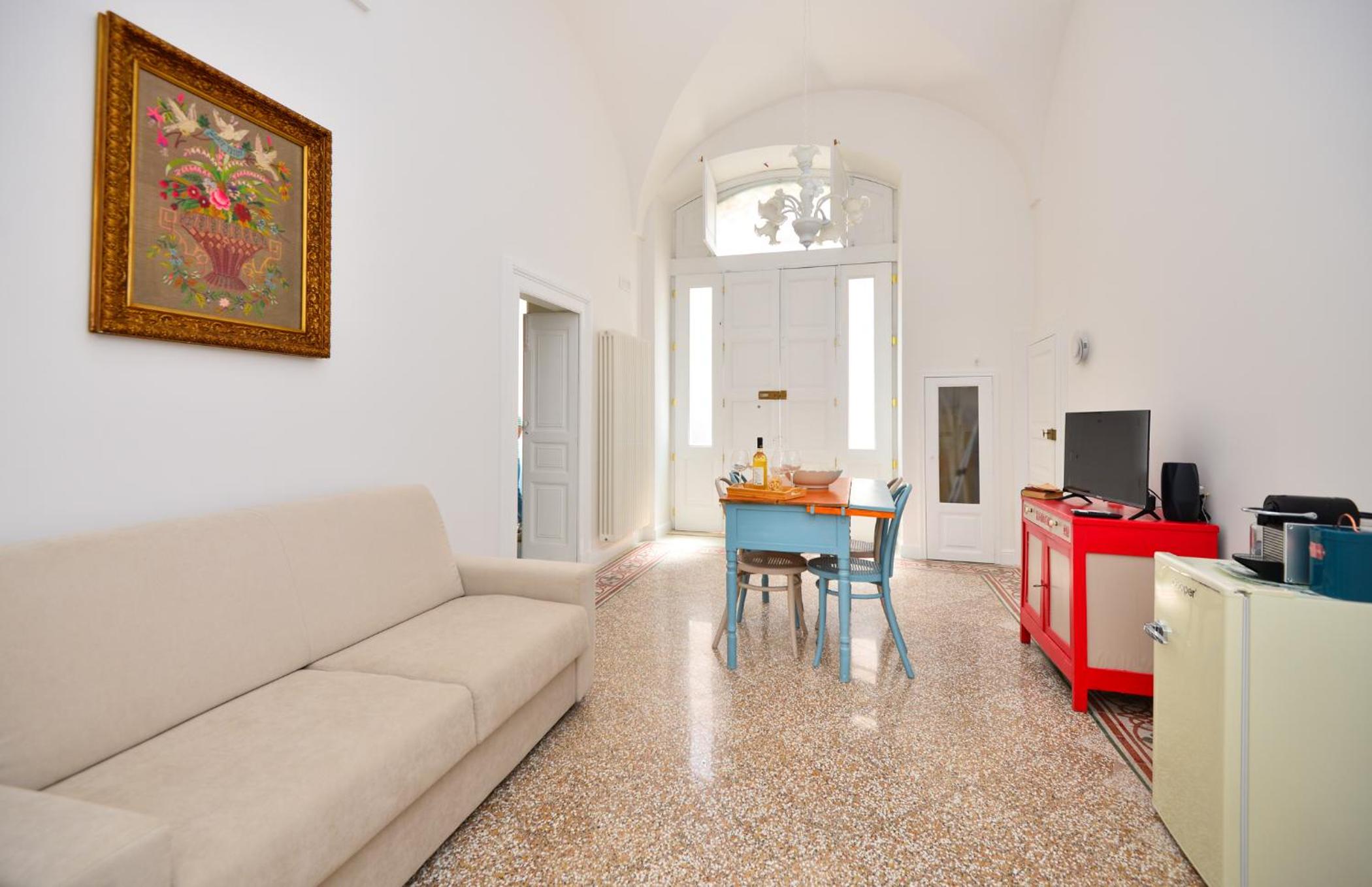 One-Bedroom House photo 1