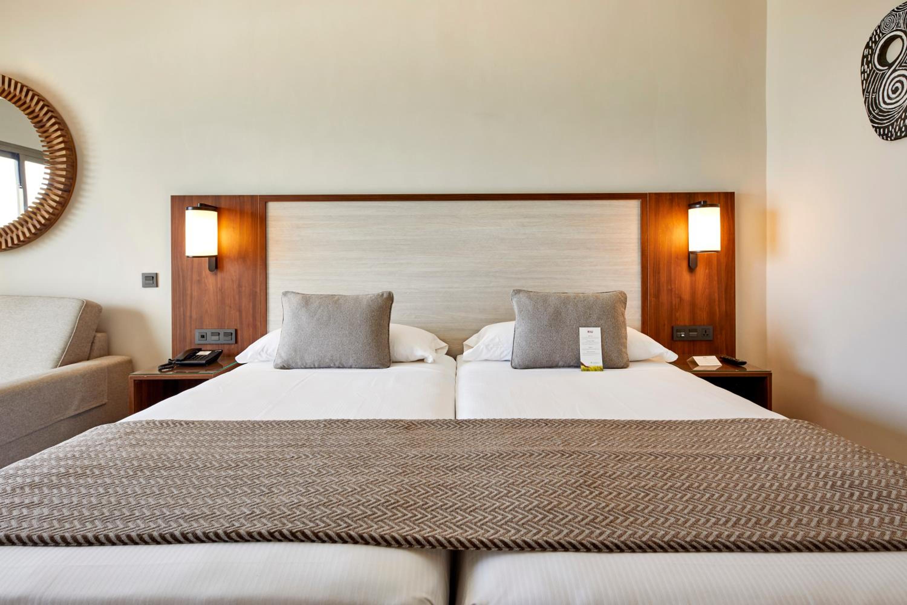Double Room with Sea View - Photo 3