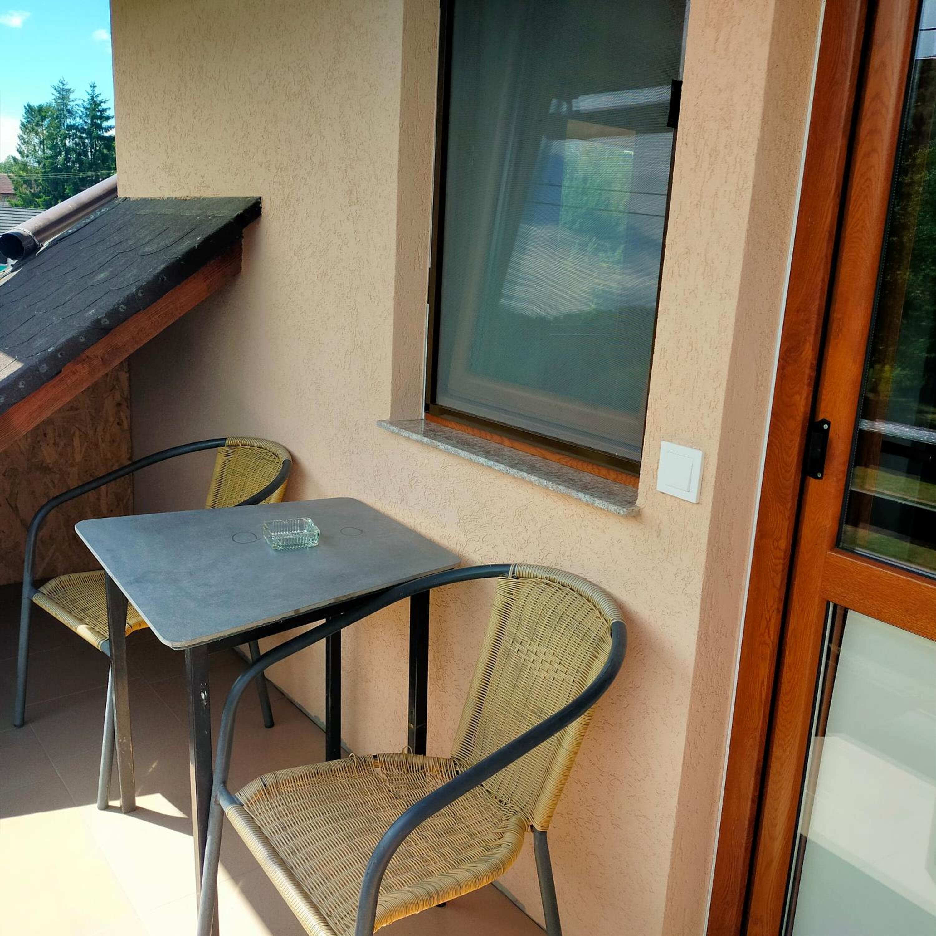 Double Room with Private Bathroom - Photo 7