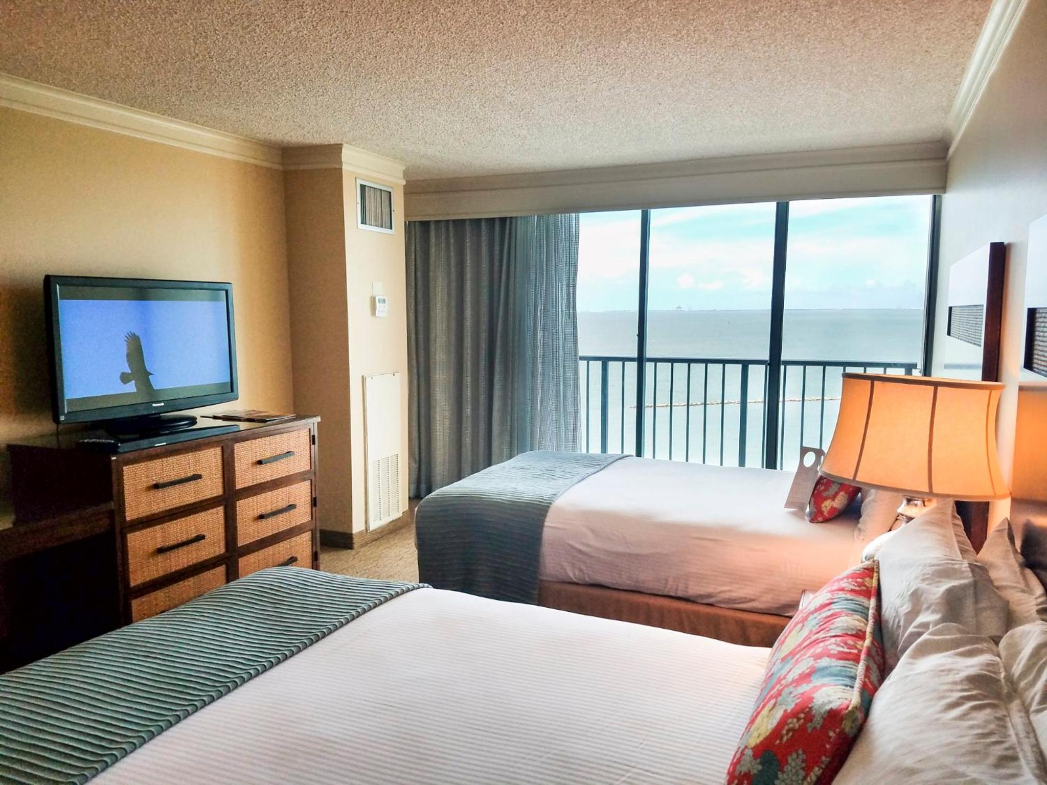 Premier Bayview Room - 2 Double Beds - Photo 2
