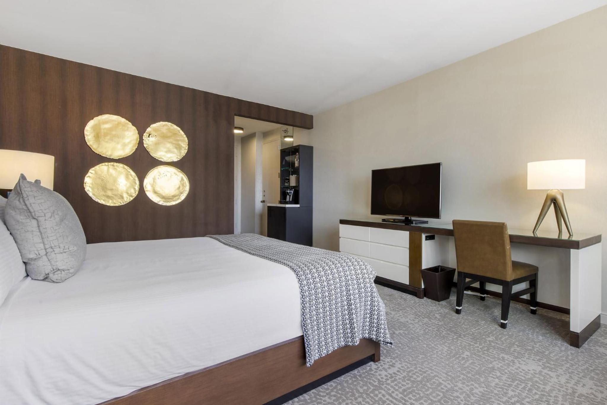 Club Signature Room - 1 King Bed photo 3