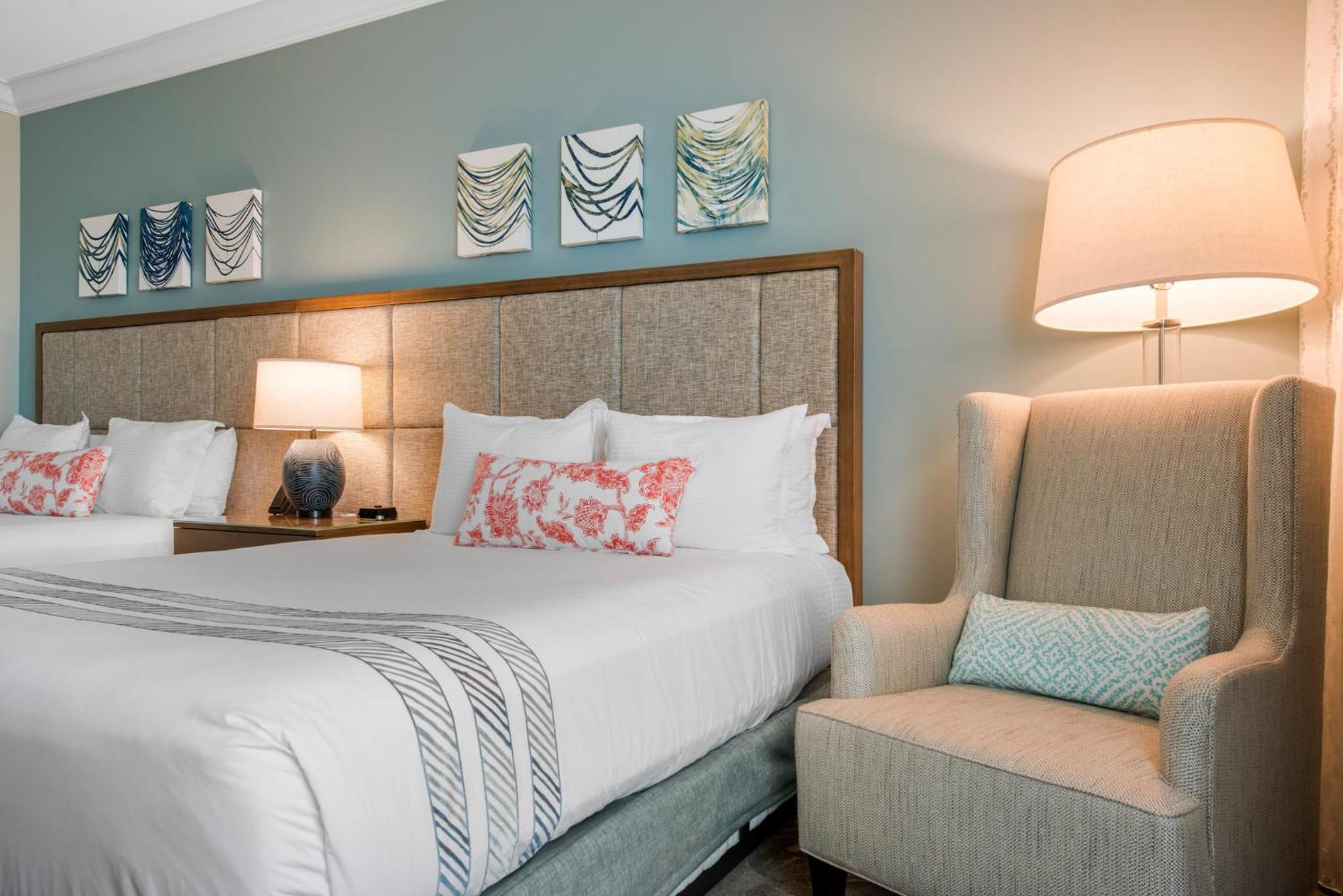 Queen Room thumbnail 5