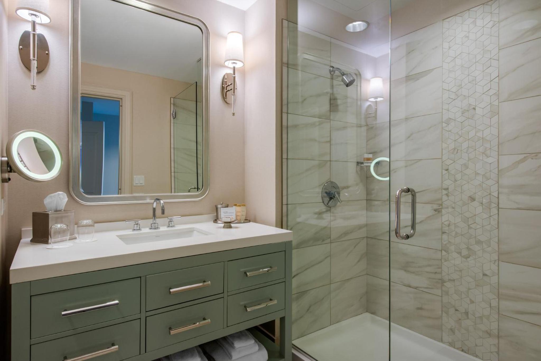 Sunset Lodge Suite