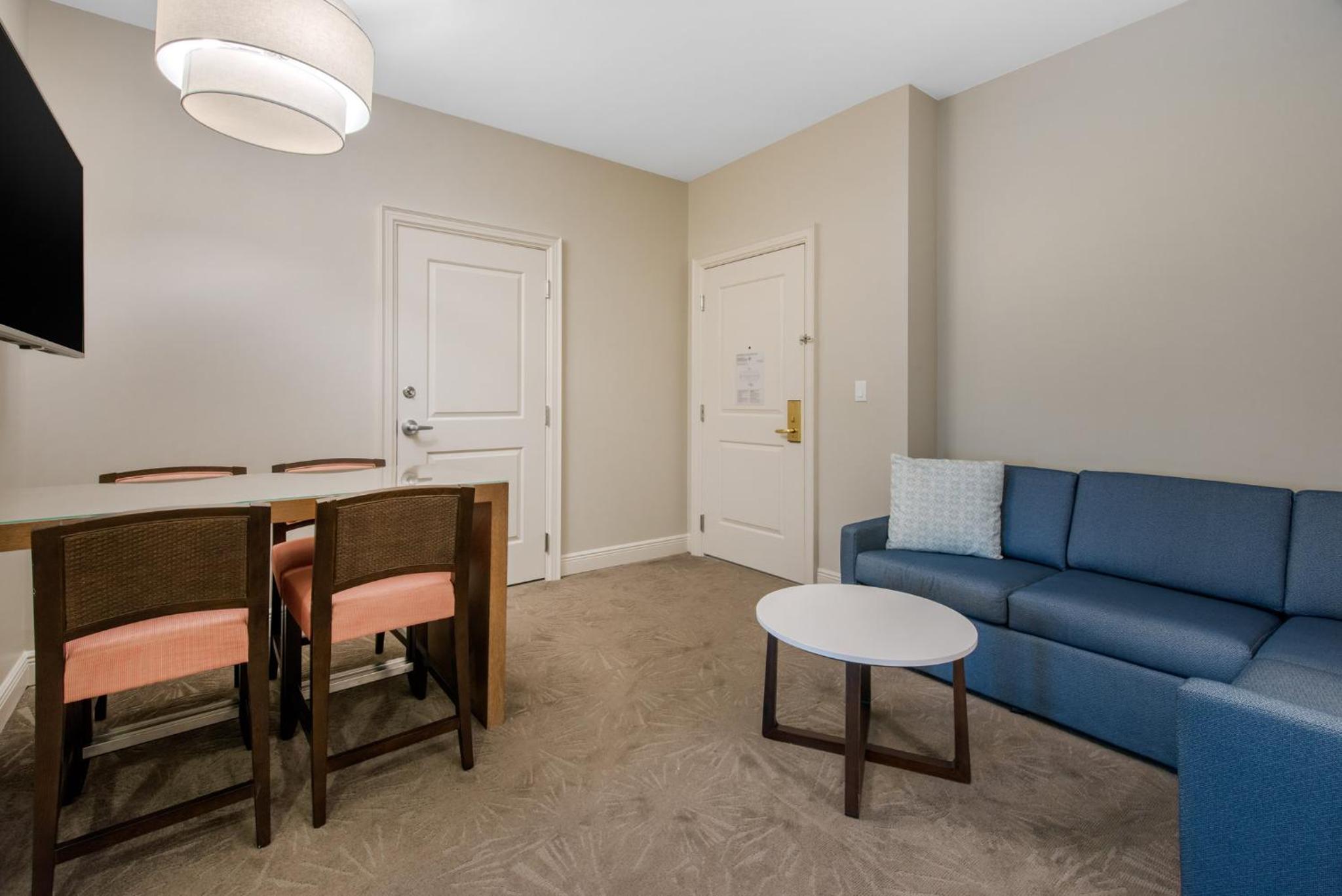 Sunset Lodge Suite - Photo 8