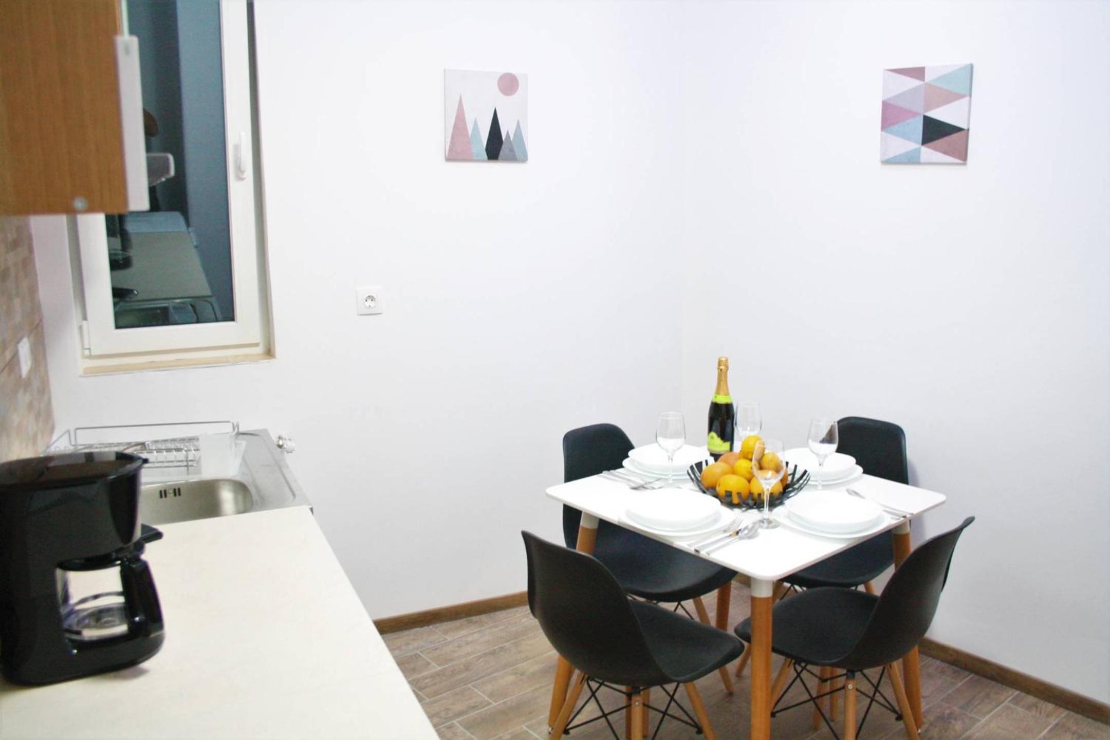 Family Room - Photo 6