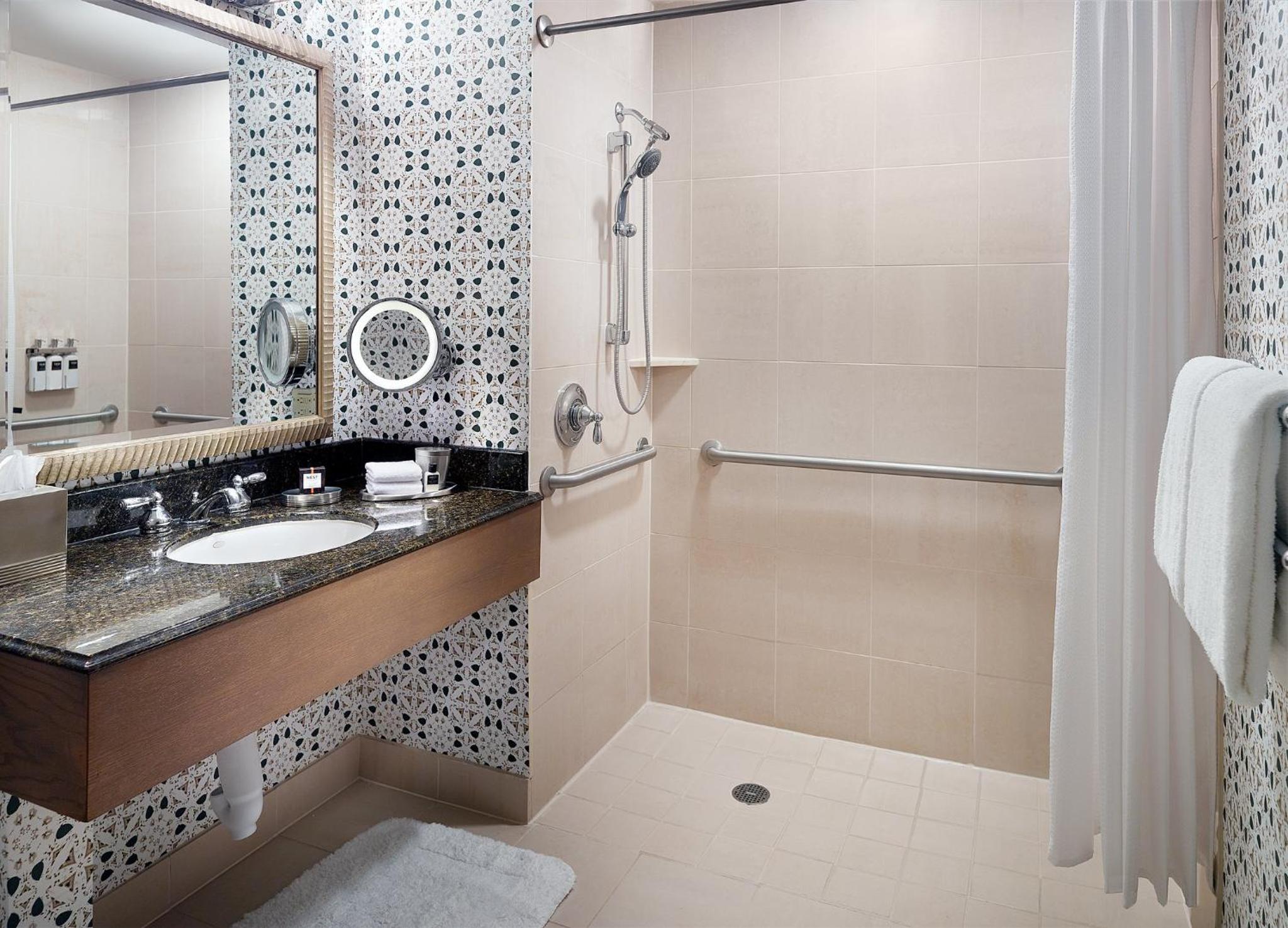 Accessible Deluxe Executive Guestroom