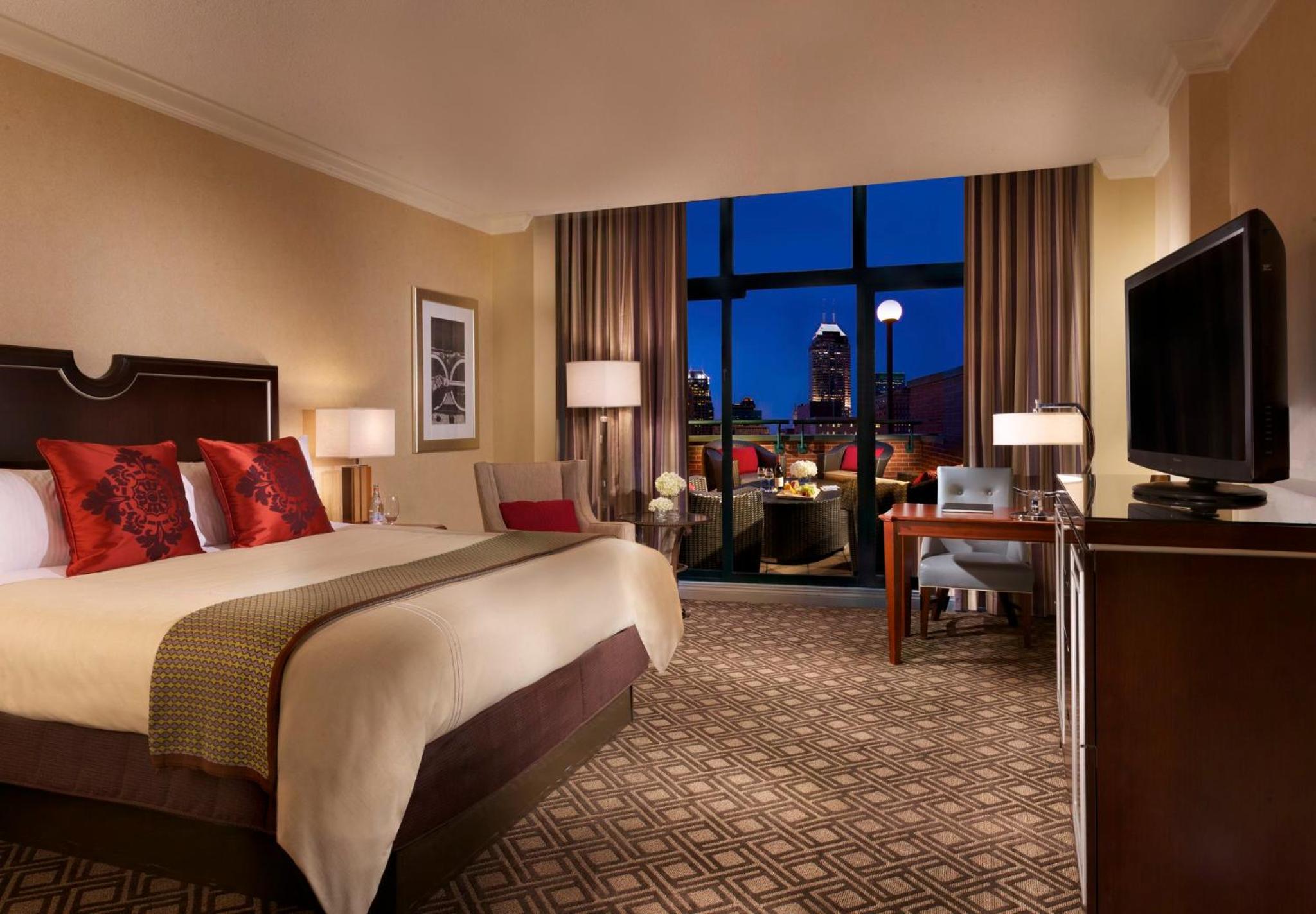 Premier King Room - Photo 8